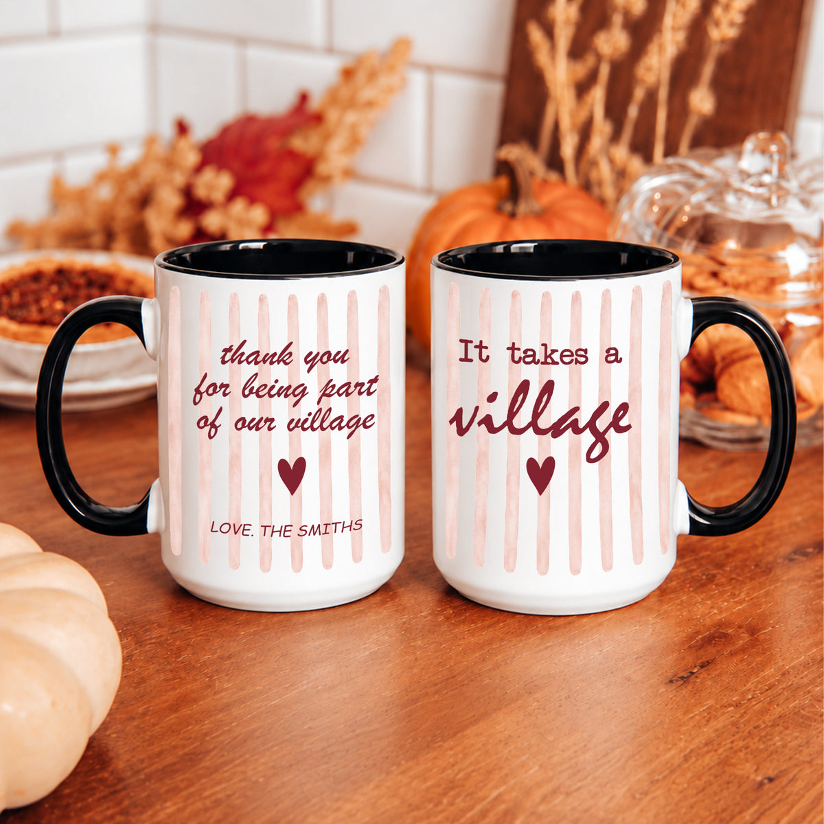 Personalisierbare Tasse mit dem Spruch „Es braucht ein ganzes Dorf“