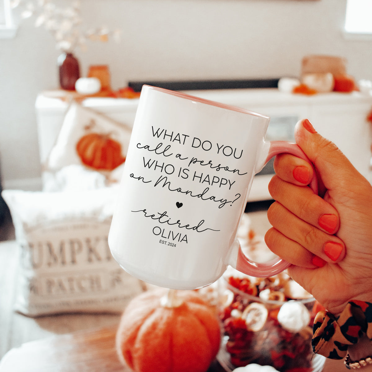 Personalisierte Tasse: Wie nennt man jemanden, der montags glücklich ist?