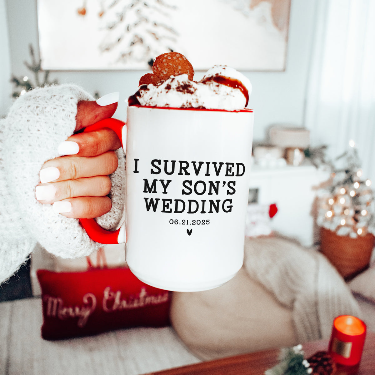 Taza personalizada «Sobreviví a la boda de mi hijo»