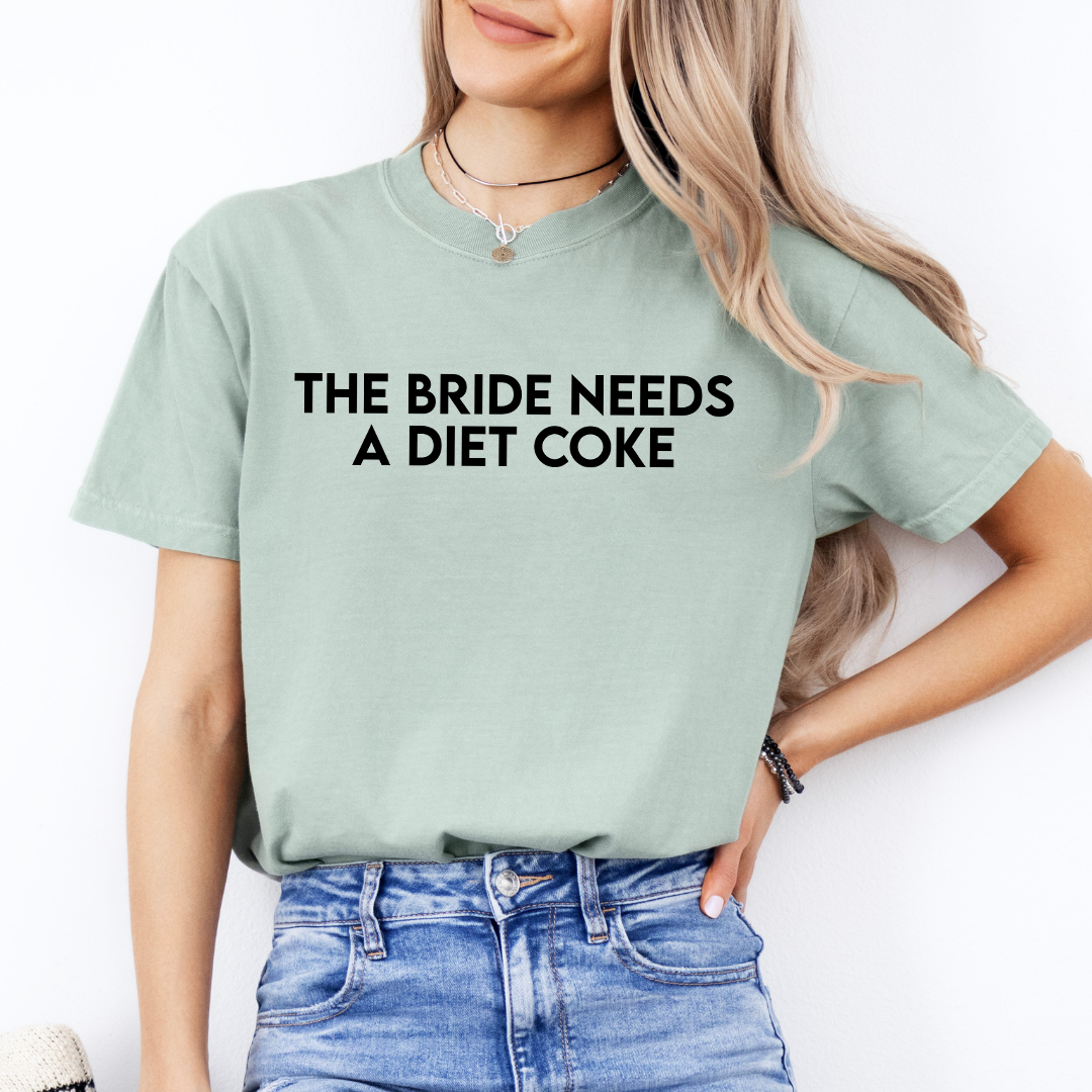La novia necesita una camiseta de Diet Coke