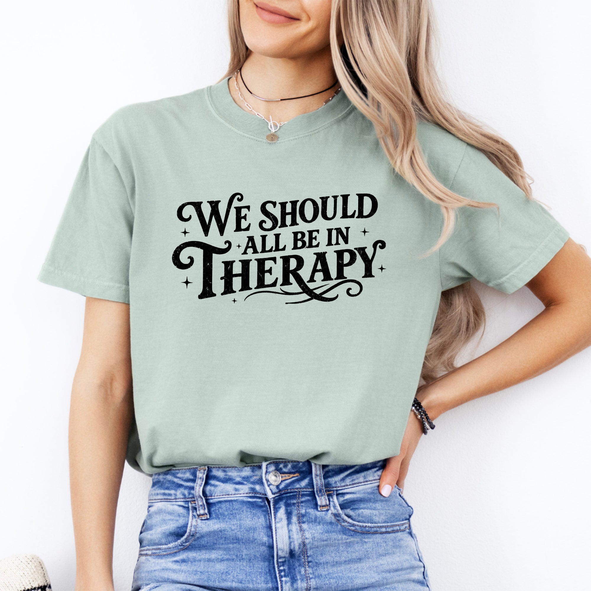 T-Shirt „Wir sollten alle in Therapie sein“