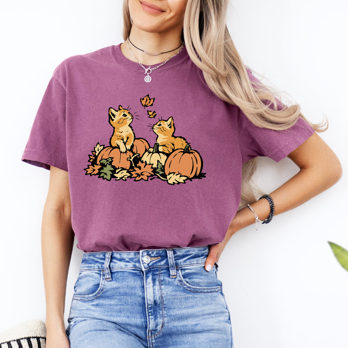 T-shirt mignon avec chaton et citrouille
