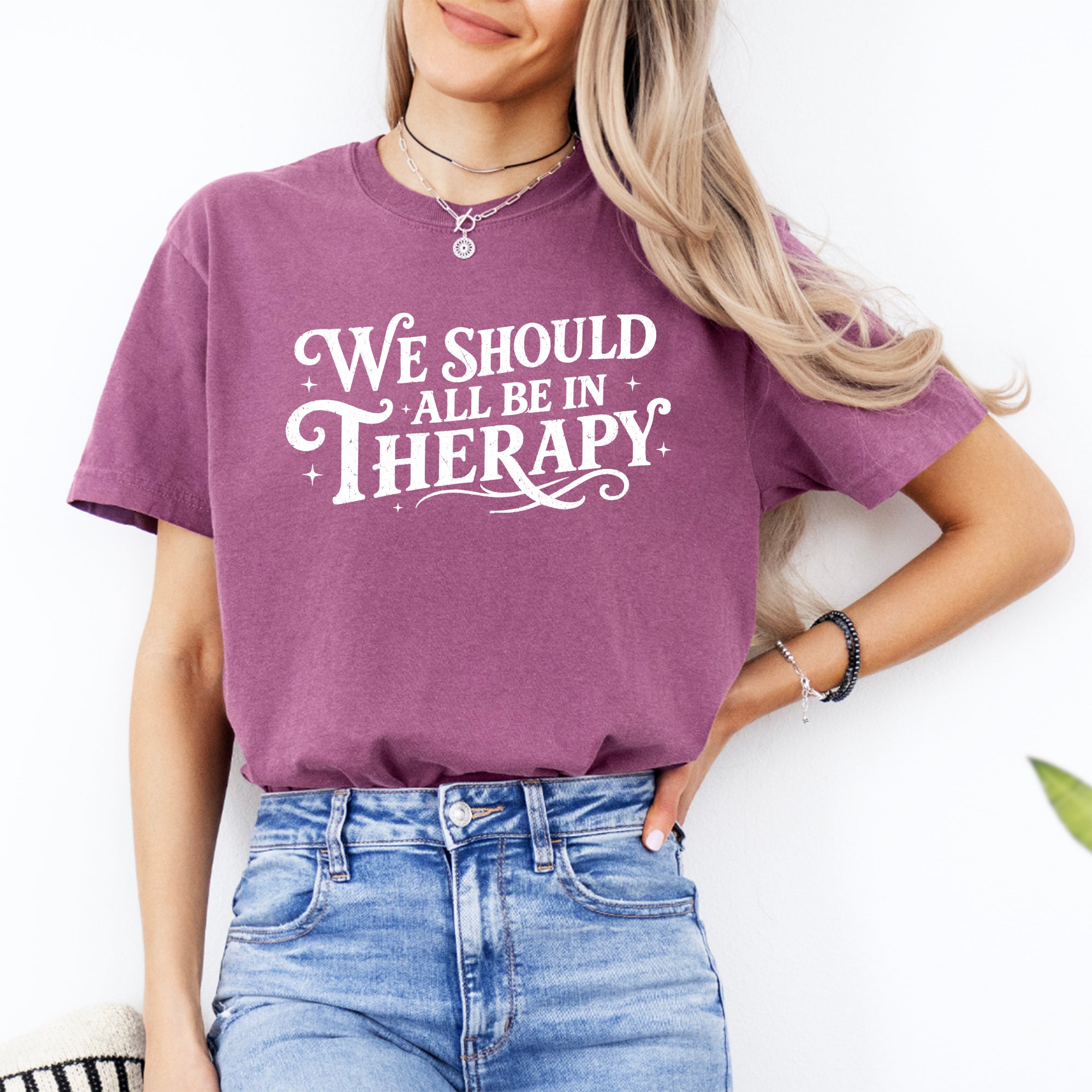 T-Shirt „Wir sollten alle in Therapie sein“