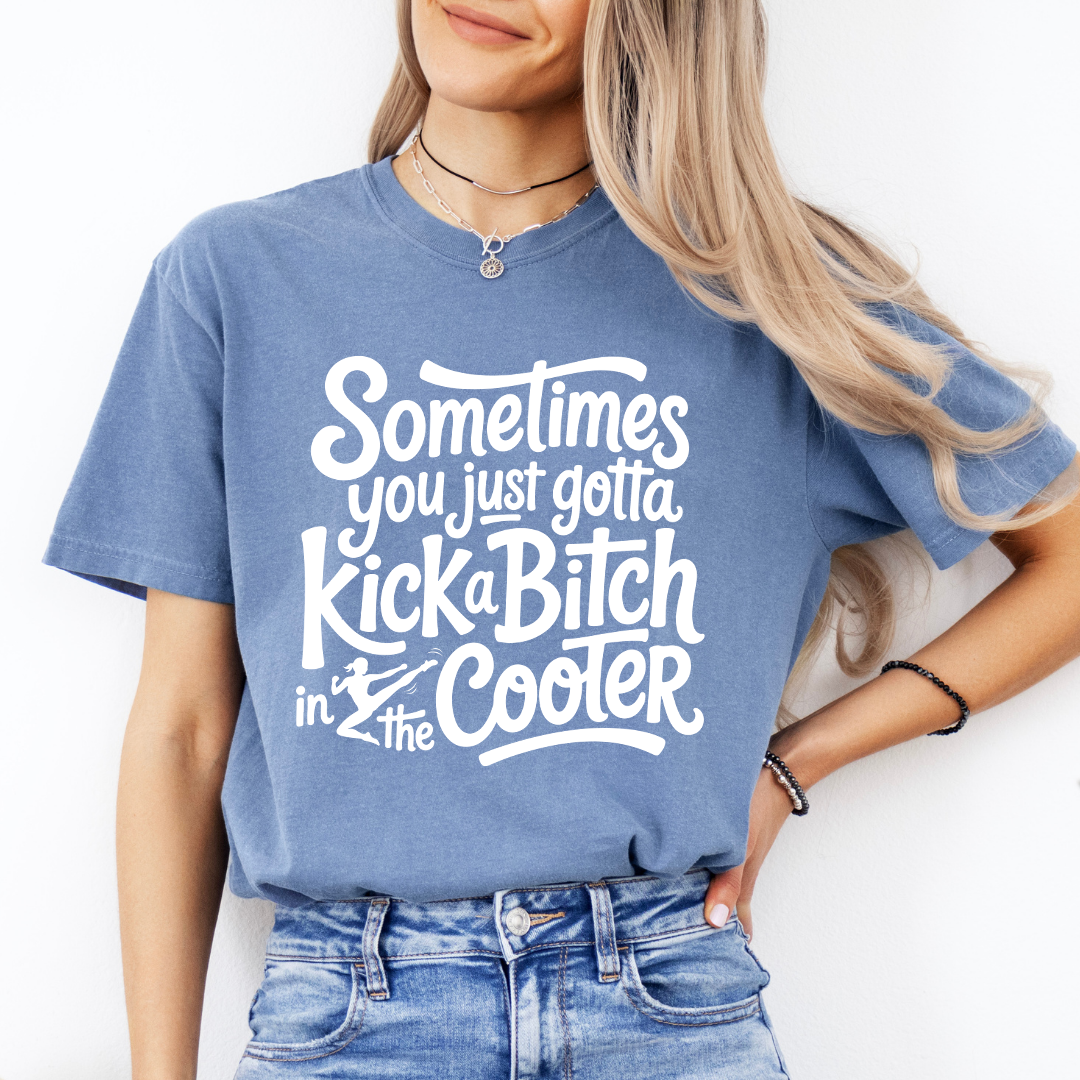 Freches Workout-T-Shirt mit Motiv – „Sometimes You Just Gotta Kick A Bitch“