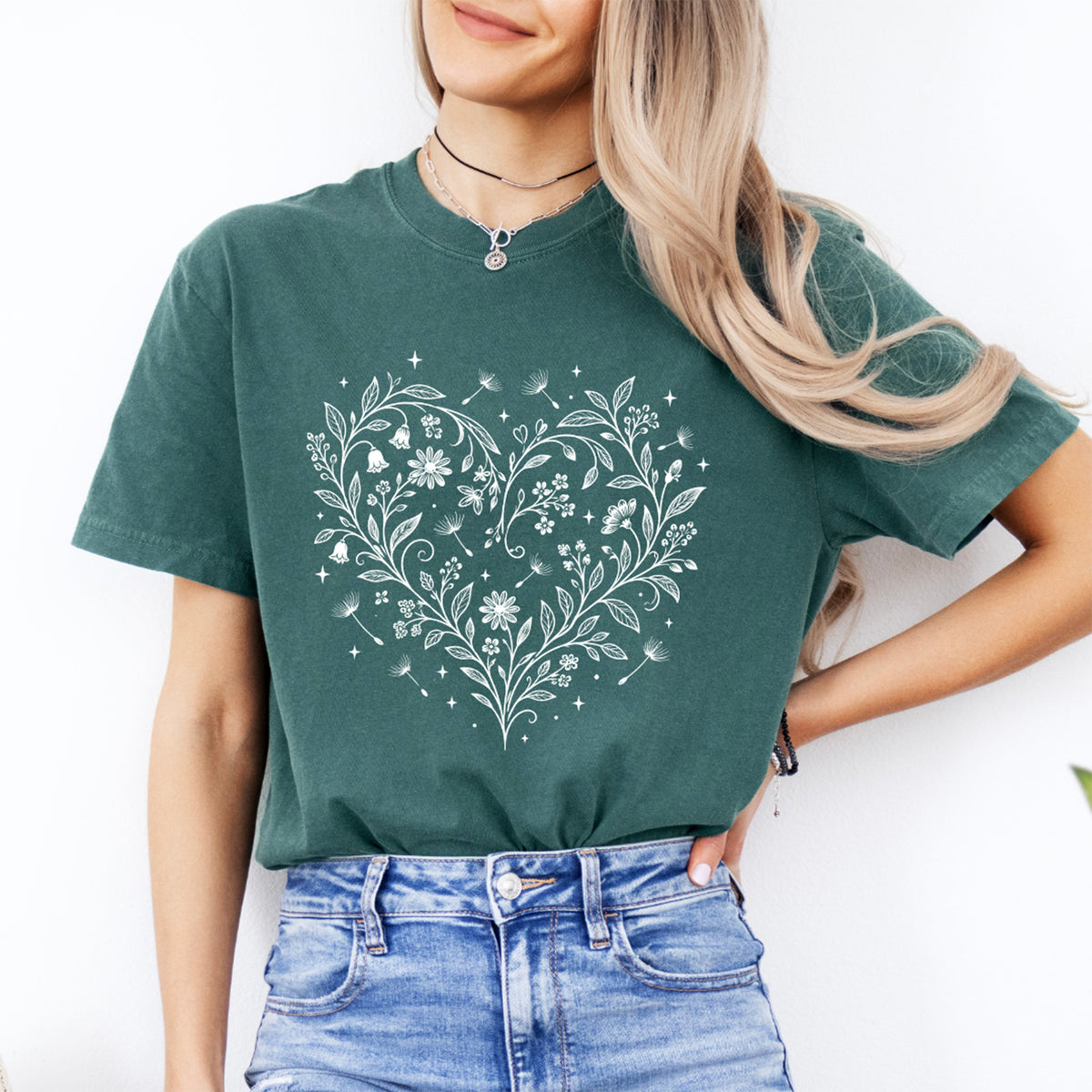 Botanical Wildflower Heart Graphic Tee – Cottagecore Nature Shirt