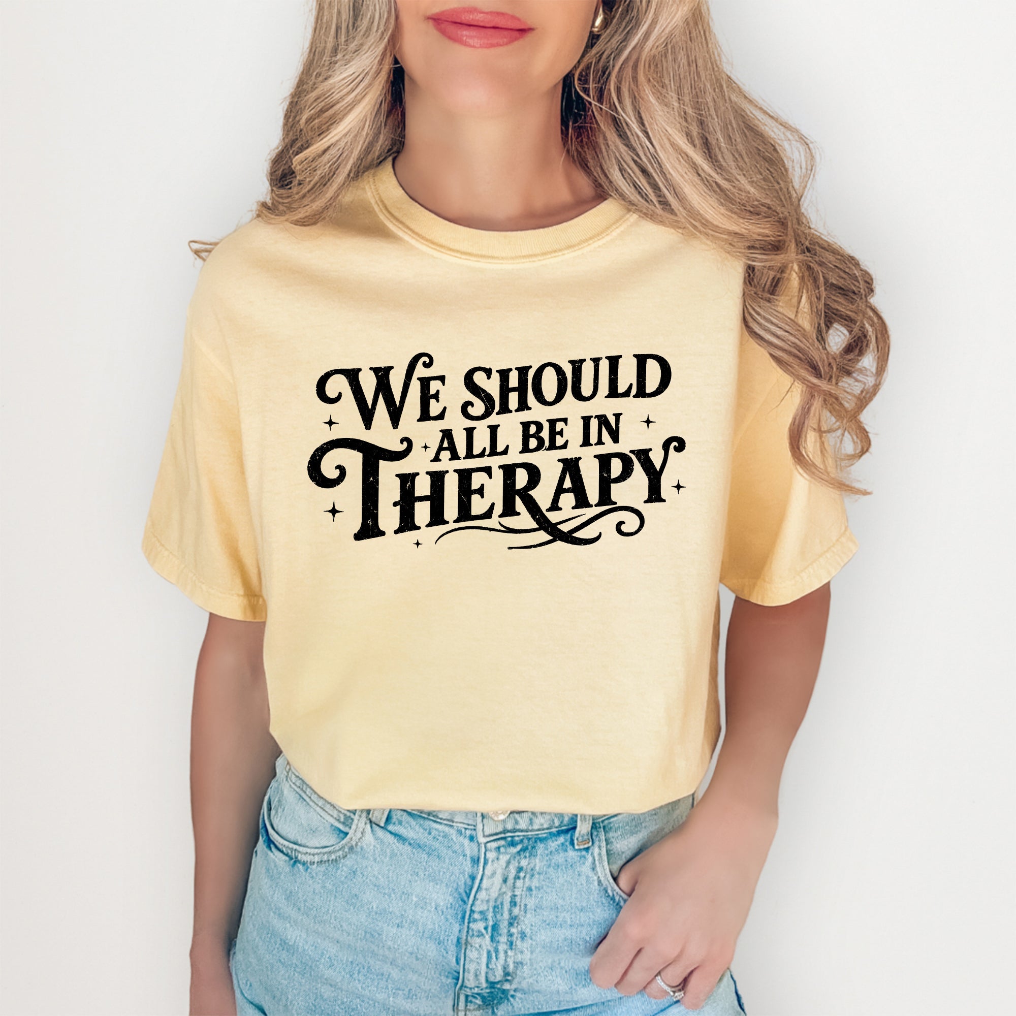 T-Shirt „Wir sollten alle in Therapie sein“