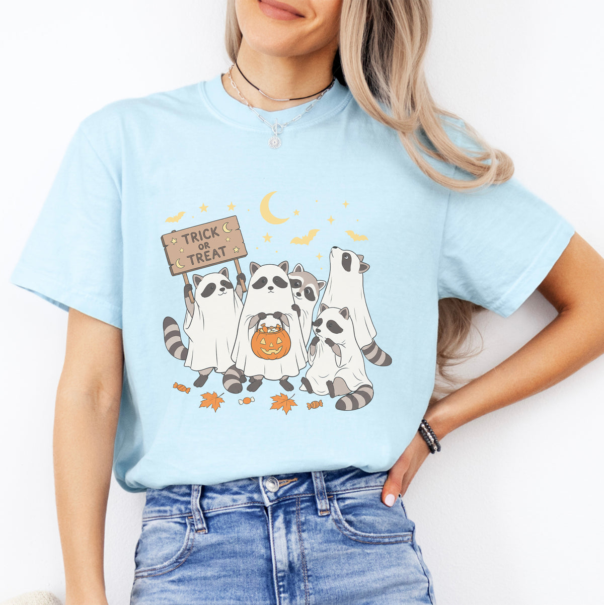 „Cute Raccoon Trick Or Treat“ – Verspieltes Halloween-T-Shirt mit Tiermotiv