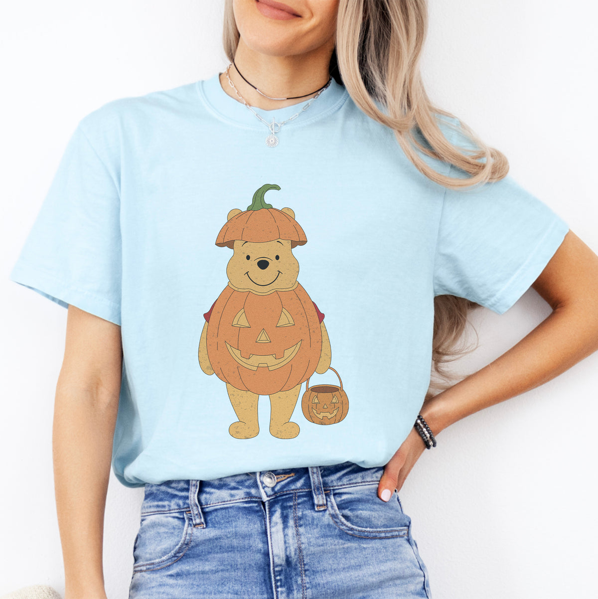 Nostalgisches T-Shirt mit Herbst- und Spooky-Season-Print – \"Winnie Puuh mit Kürbis\"