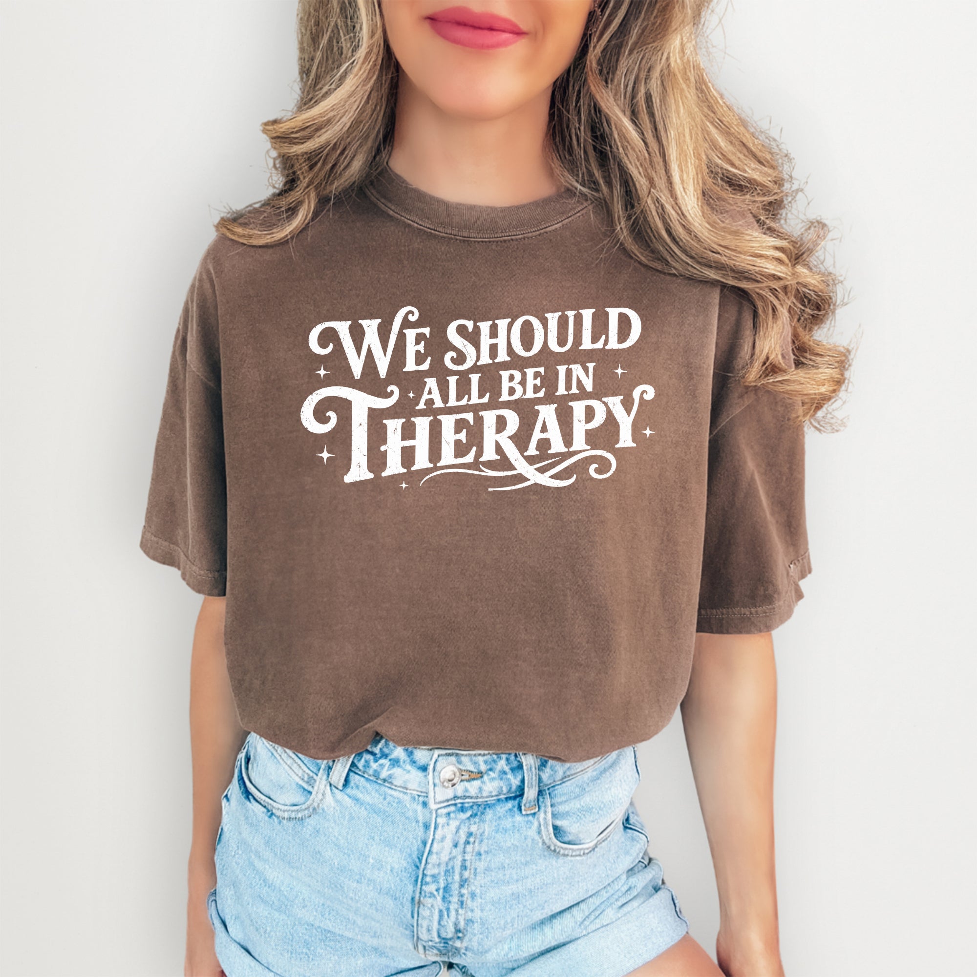 T-Shirt „Wir sollten alle in Therapie sein“