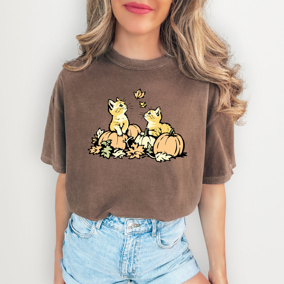 T-shirt mignon avec chaton et citrouille