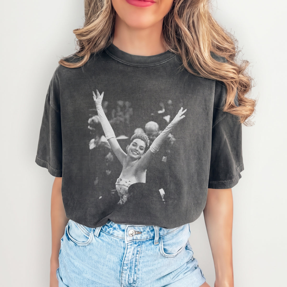 Vintage Anne Hathaway Fairytale Princess Diaries Tee