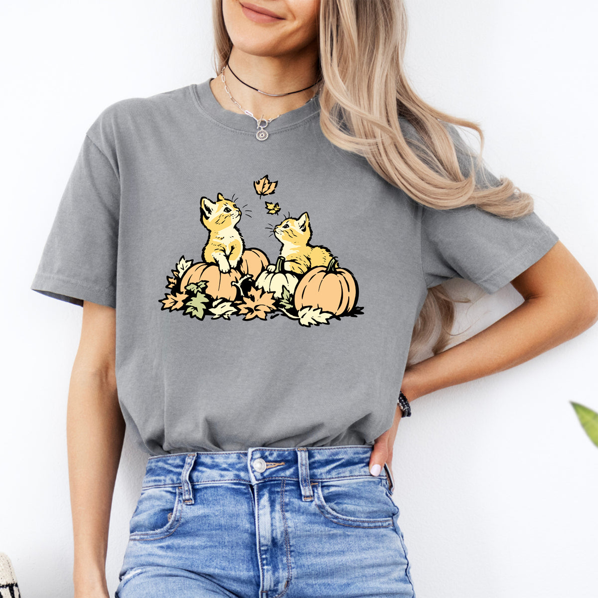 T-shirt mignon avec chaton et citrouille