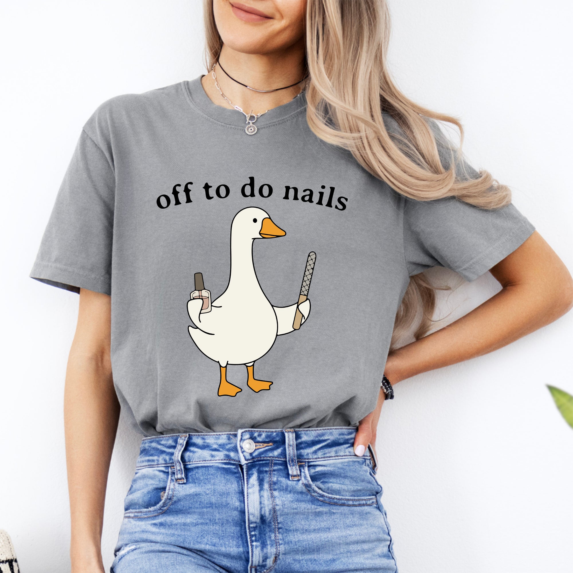 Camiseta «Off To Do Nails»