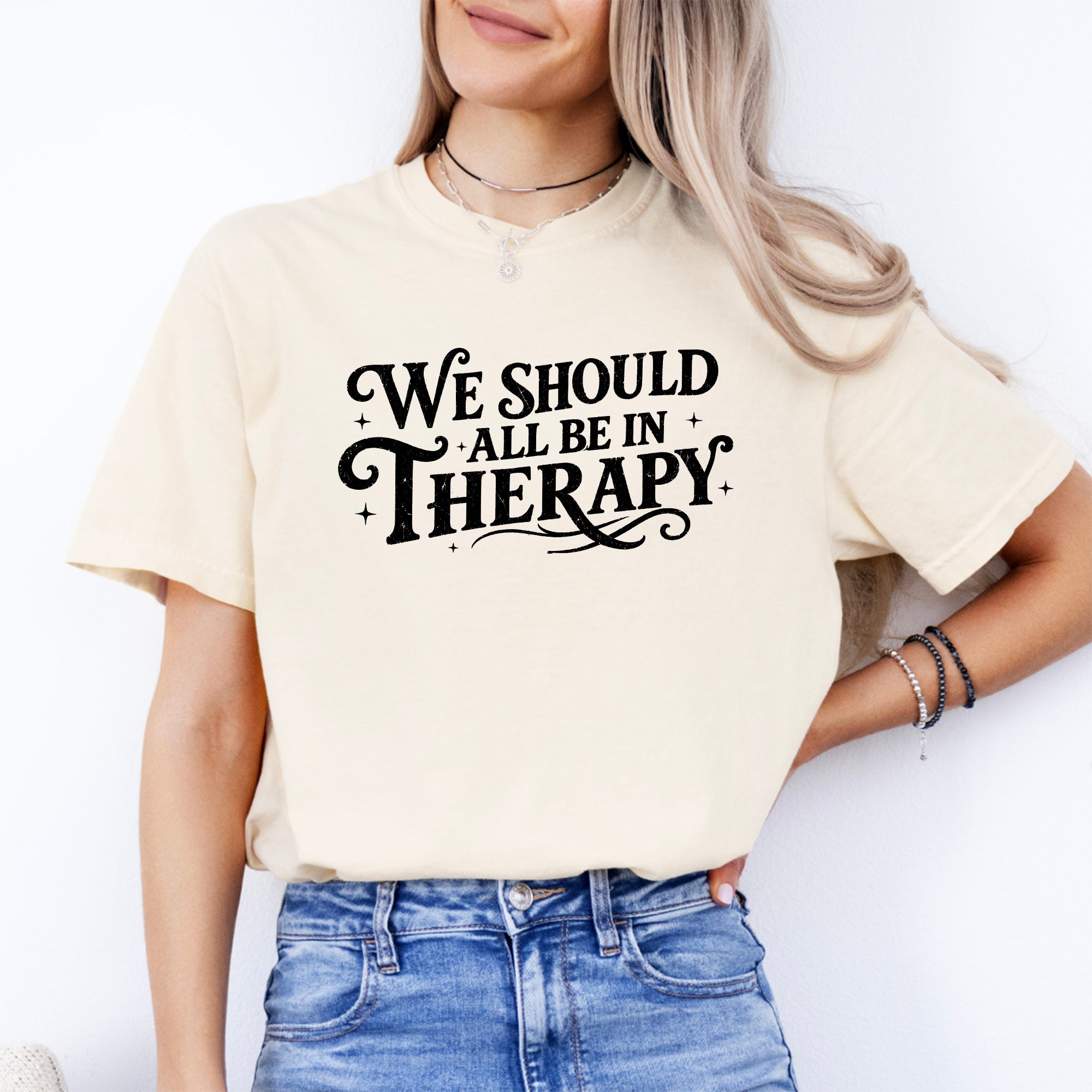 T-Shirt „Wir sollten alle in Therapie sein“