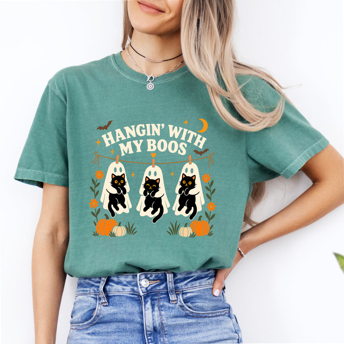 T-shirt noir « Hanging With My Boos » avec chat noir et fantôme