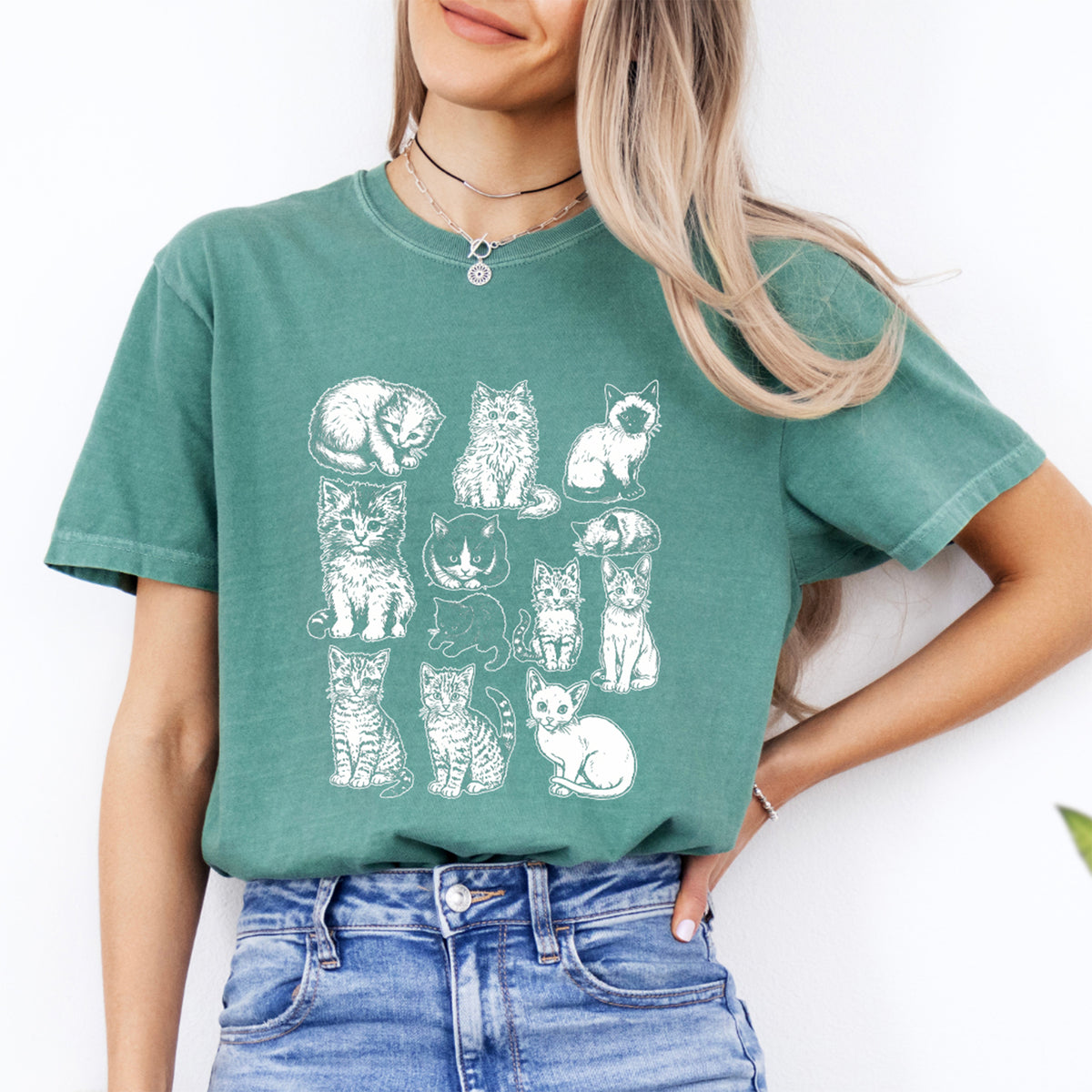 T-shirt ras-de-cou graphique vintage avec croquis de chaton à l’encre