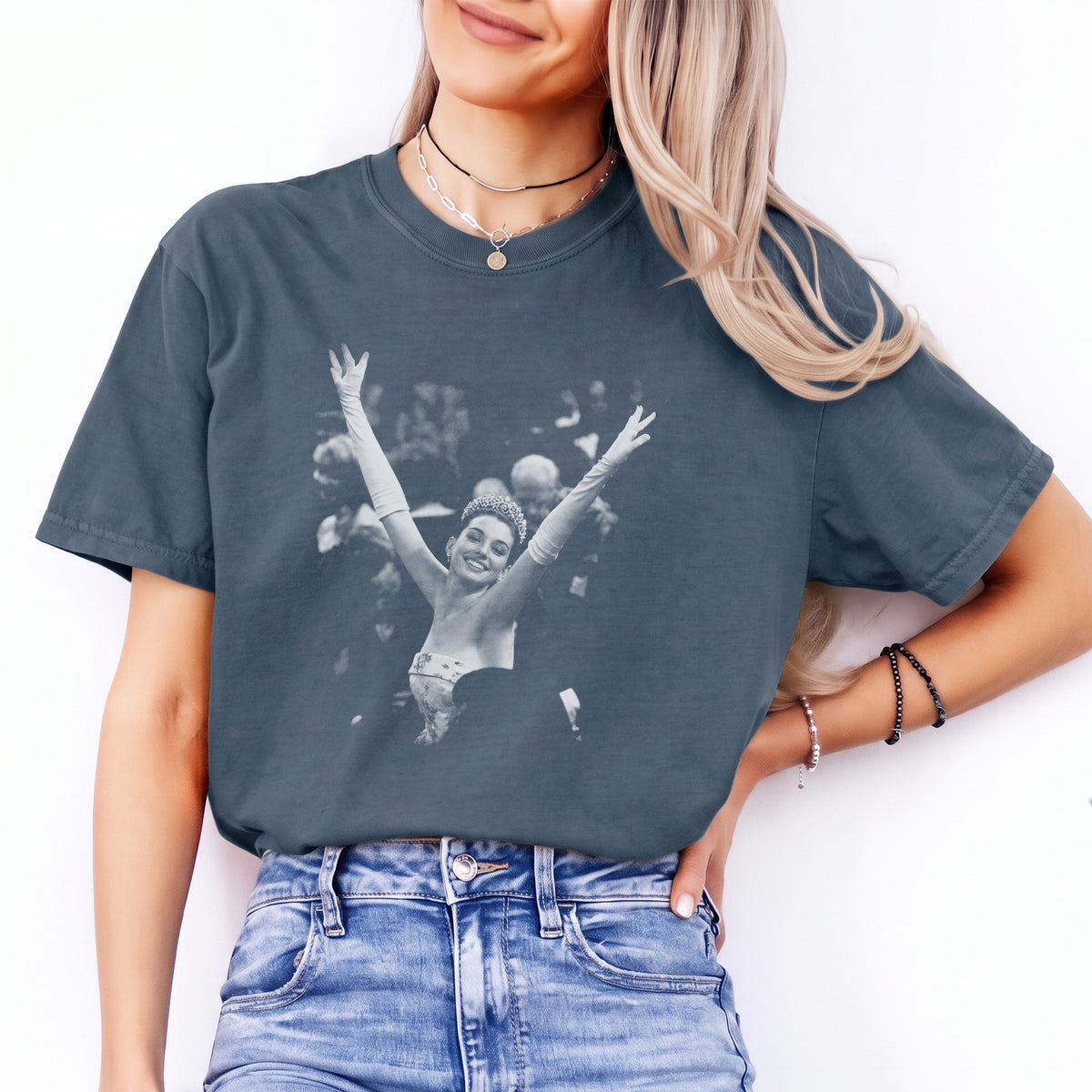 Vintage Anne Hathaway Fairytale Princess Diaries Tee