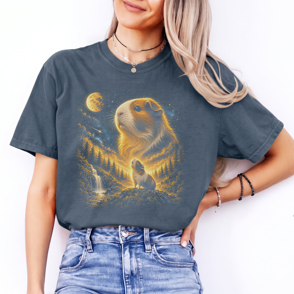 Camiseta de cobaya aullándole a la luna