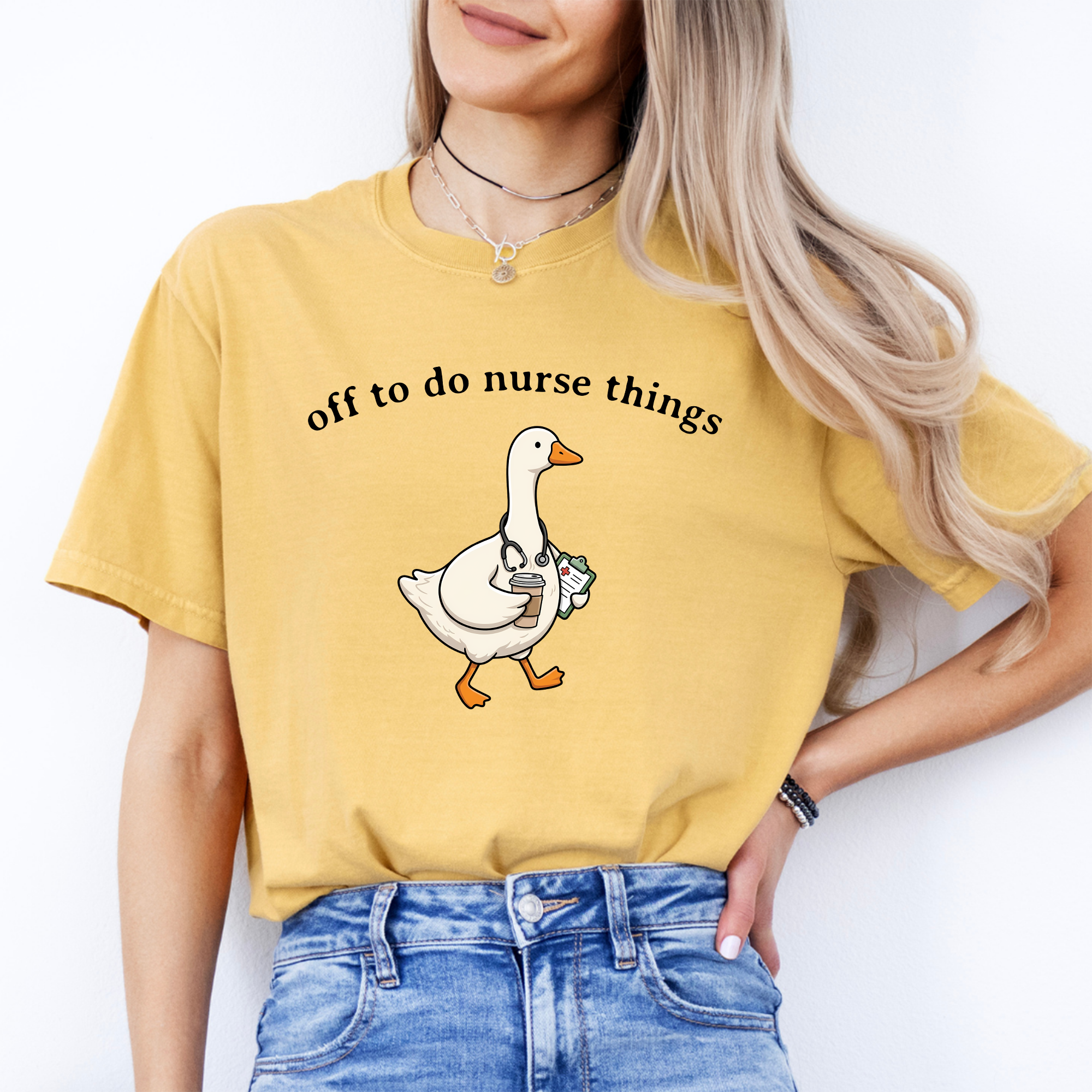 Camiseta «Me voy a hacer cosas de enfermera»