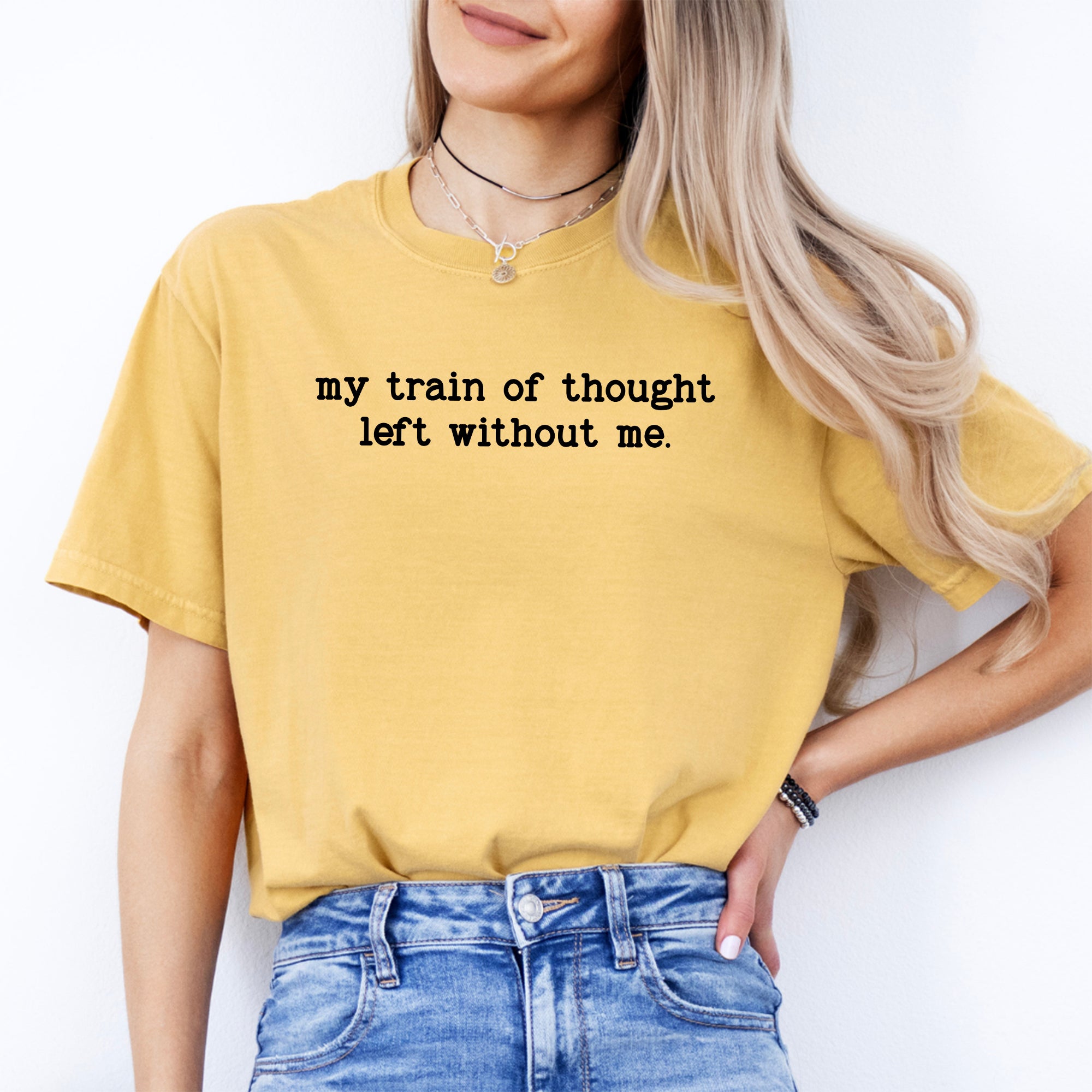 Camiseta «Mi tren de pensamiento se fue sin mí»
