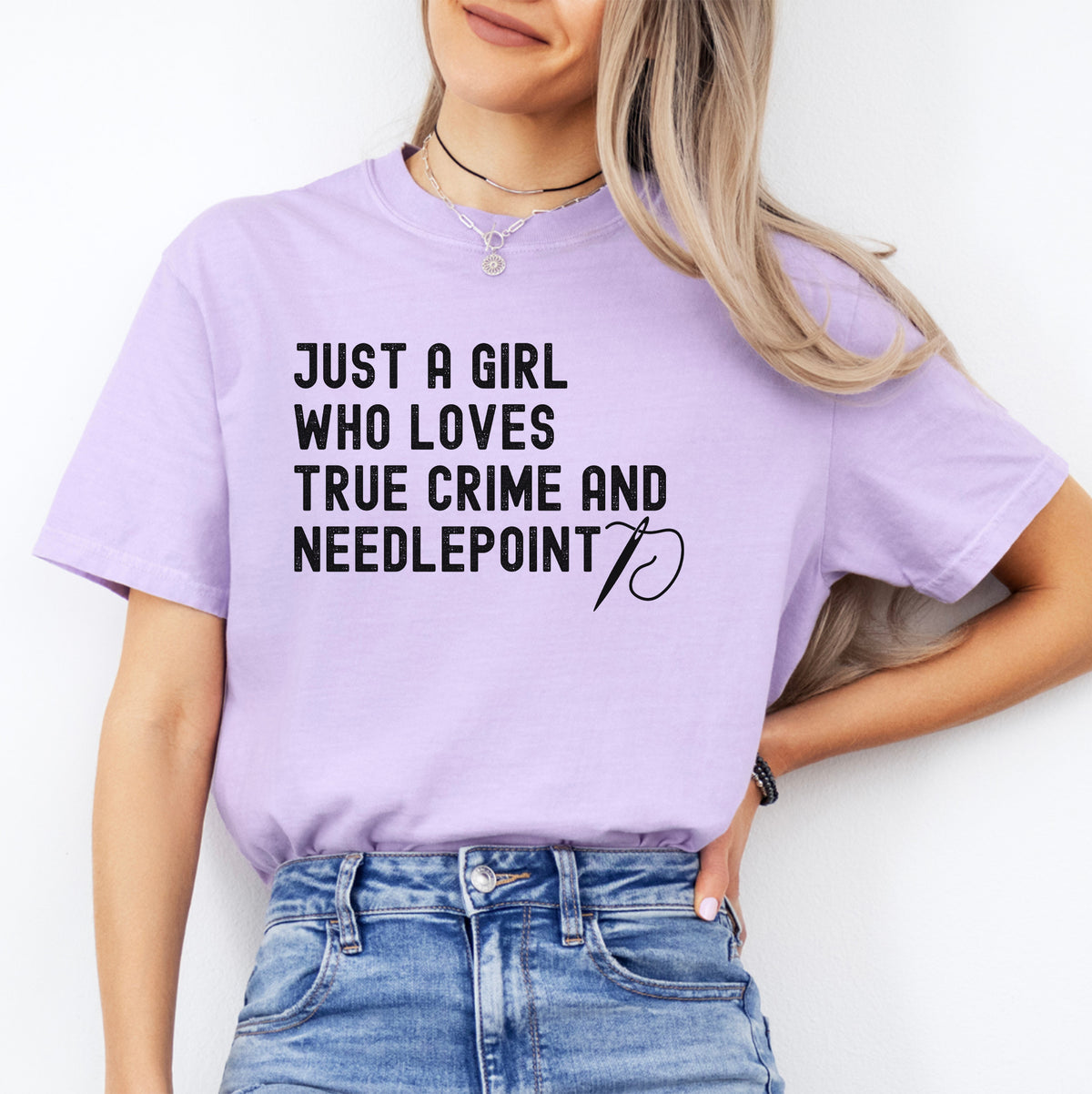 T-Shirt für ein Mädchen, das True Crime und Stickerei liebt