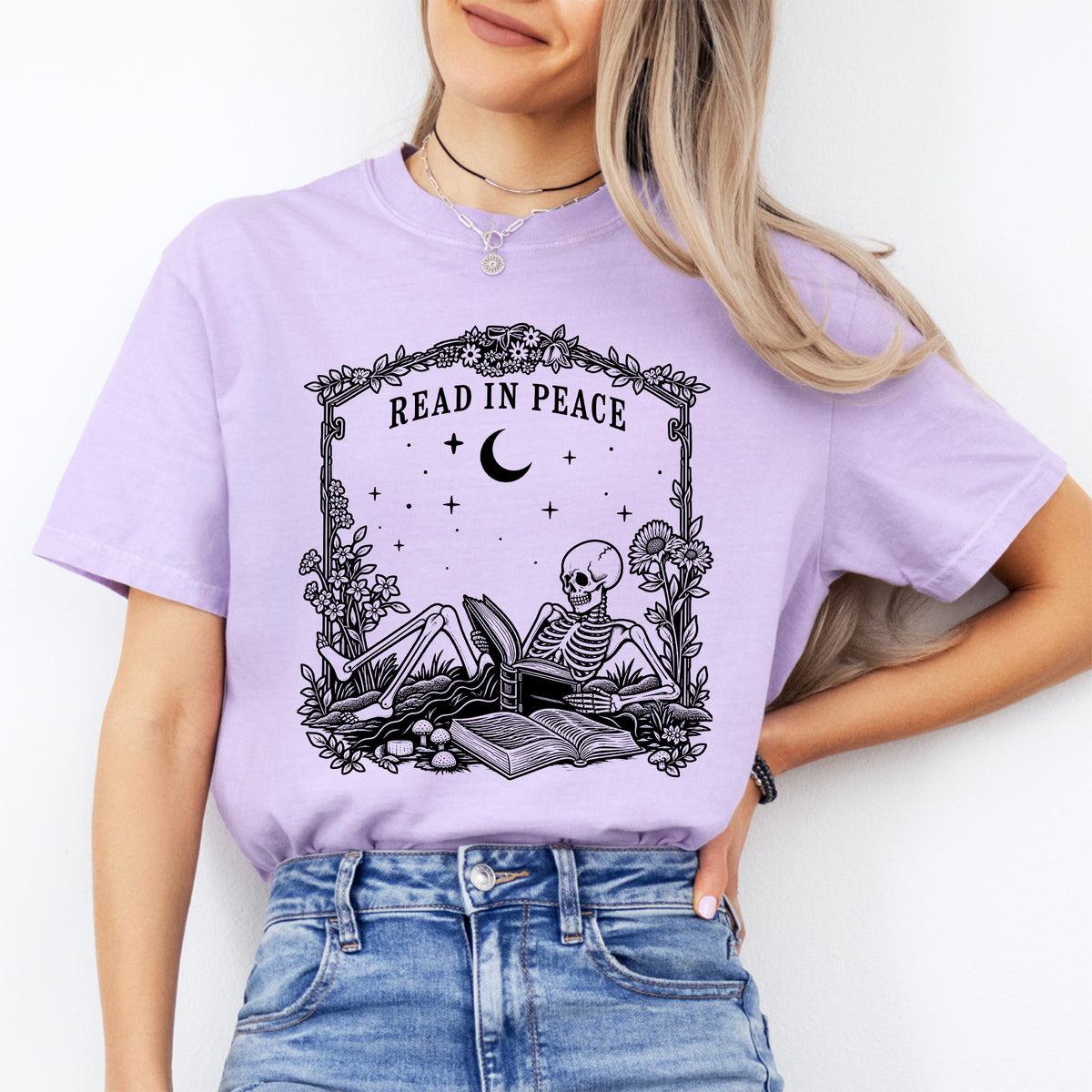 „Read in Peace“-Skelett-Lese-T-Shirt