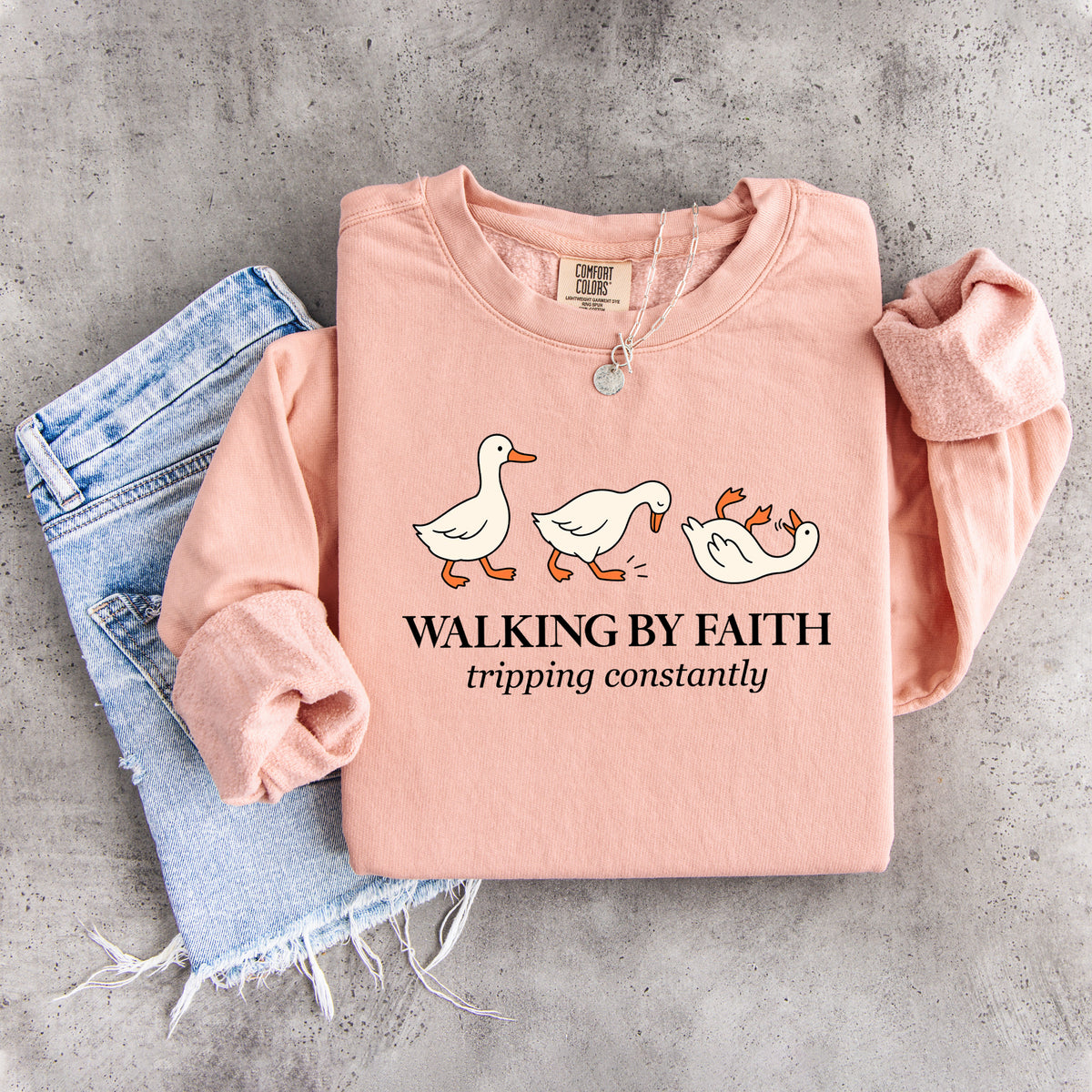 Sudadera «Camino por fe, tropiezo constantemente»