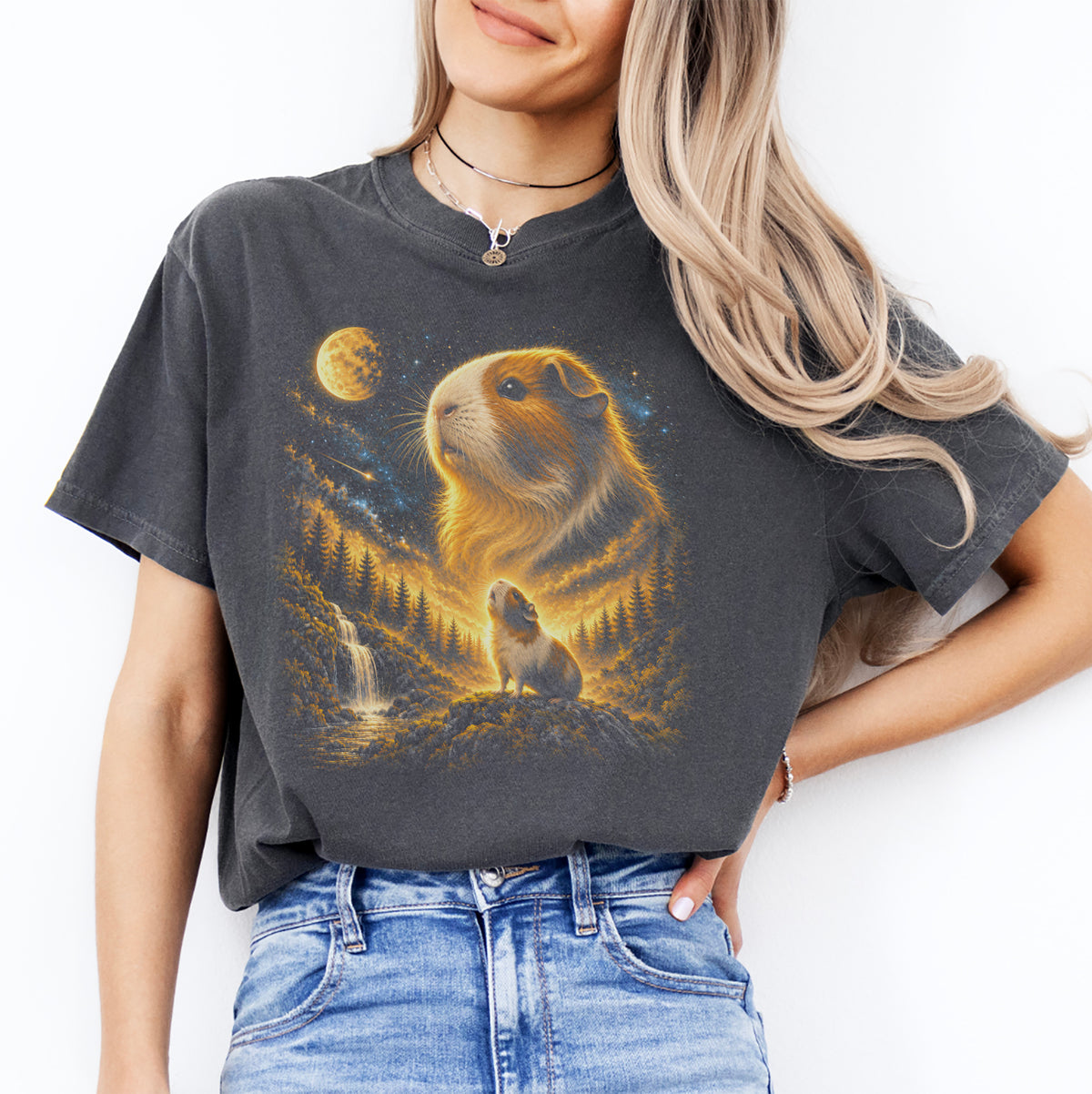Camiseta de cobaya aullándole a la luna