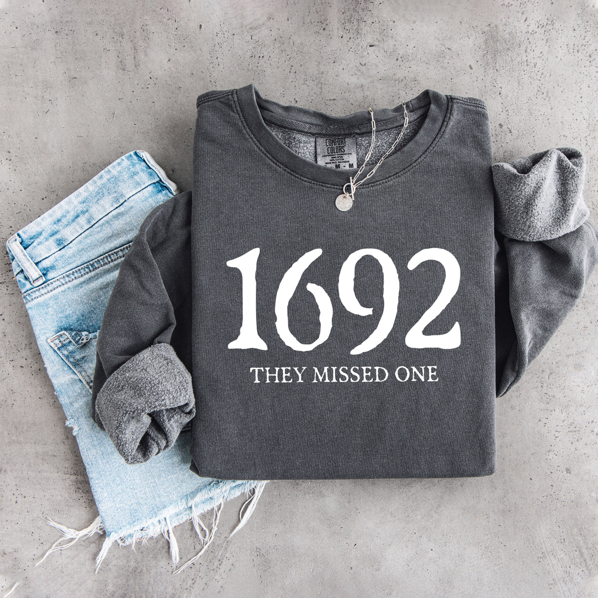 1692 Sie haben ein Sweatshirt vergessen