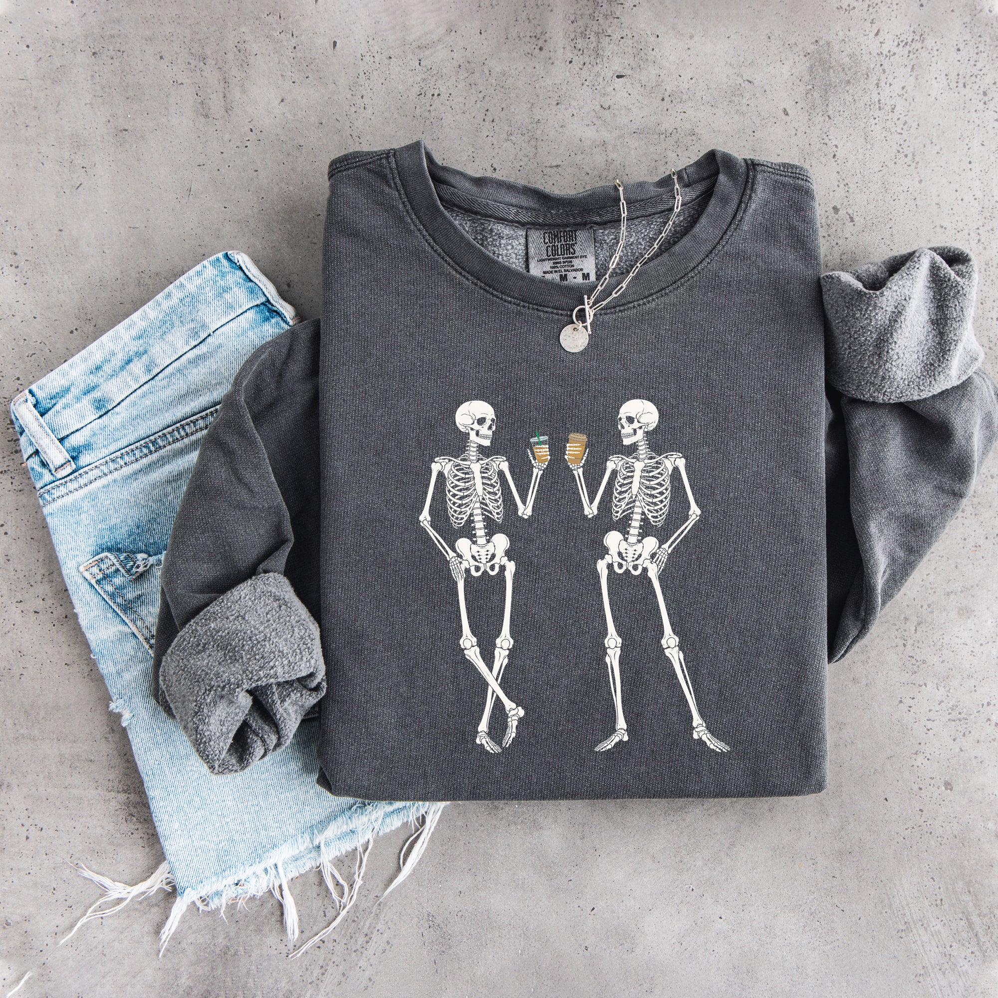 Sweatshirt „Skelett trinkt Kaffee“