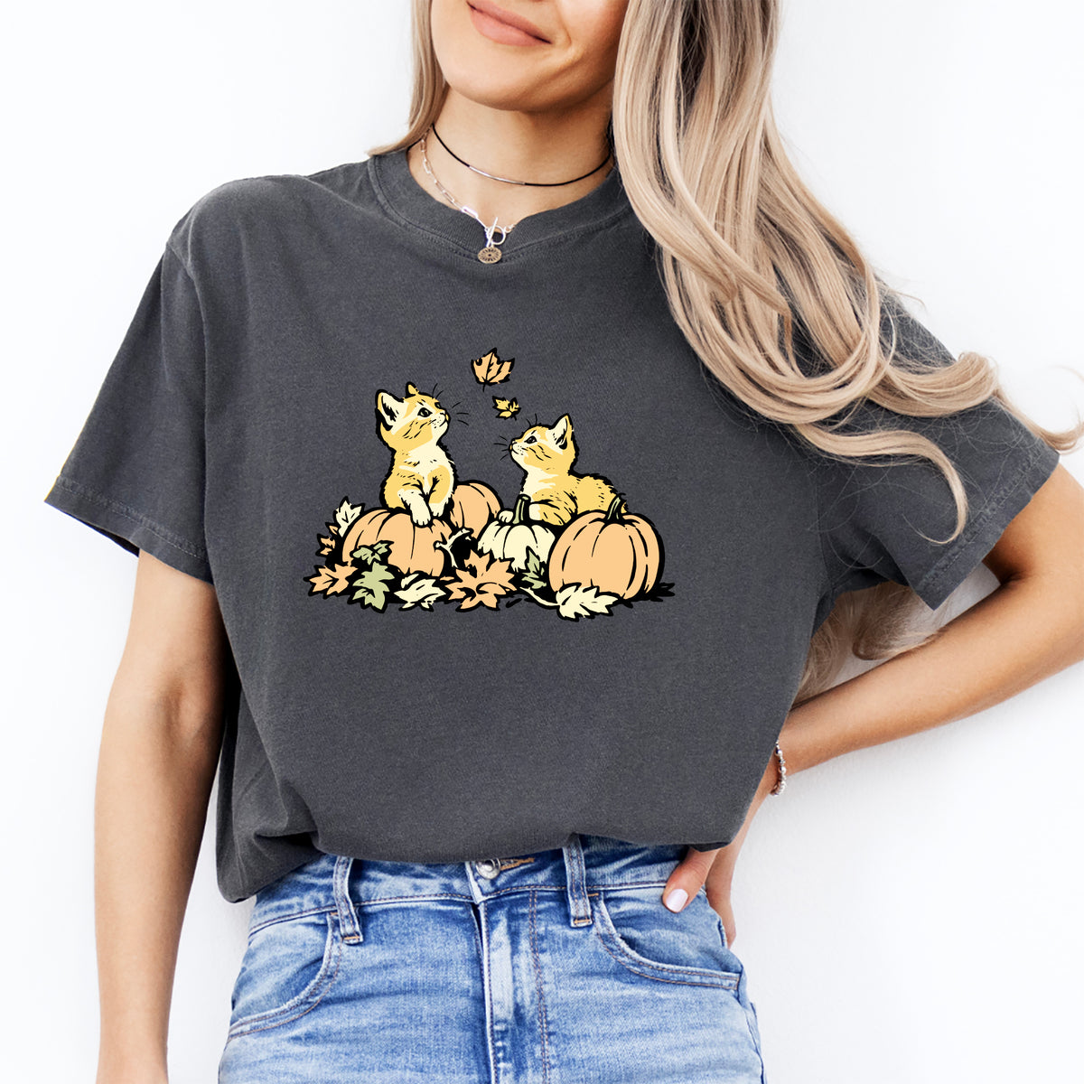 T-shirt mignon avec chaton et citrouille