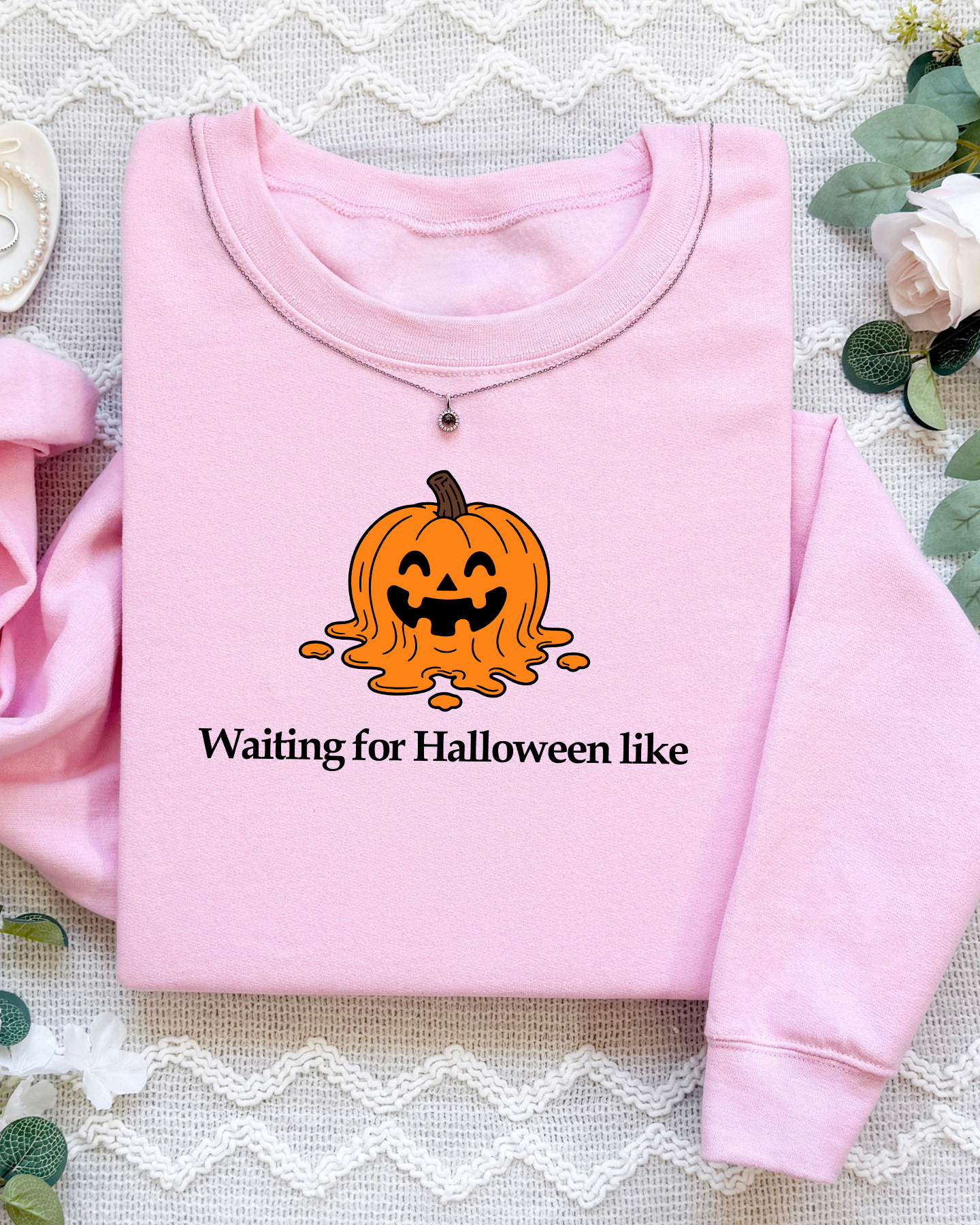 Sudadera bordada «Esperando Halloween»