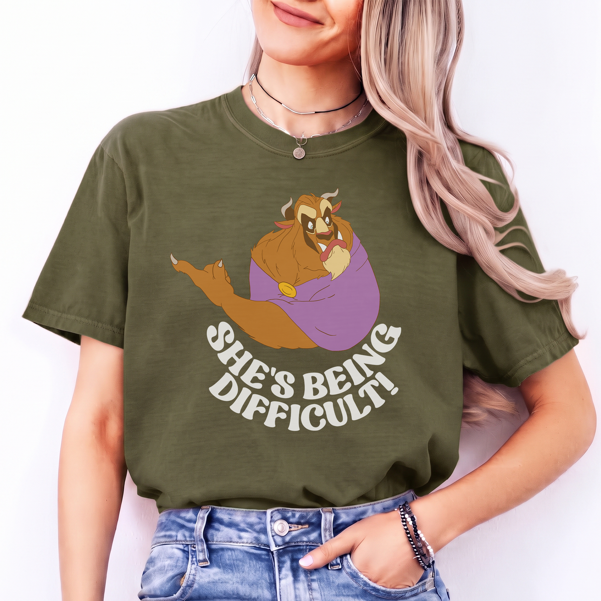 Freches lustiges T-Shirt mit Motiv – \„She's Being Difficult!\“