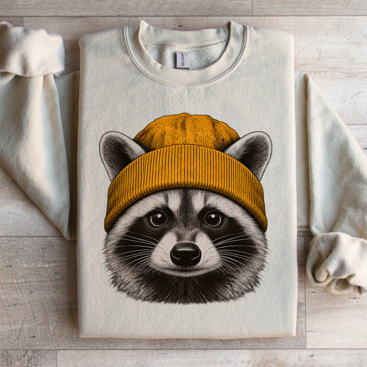Sudadera con un mapache con gorro de lana