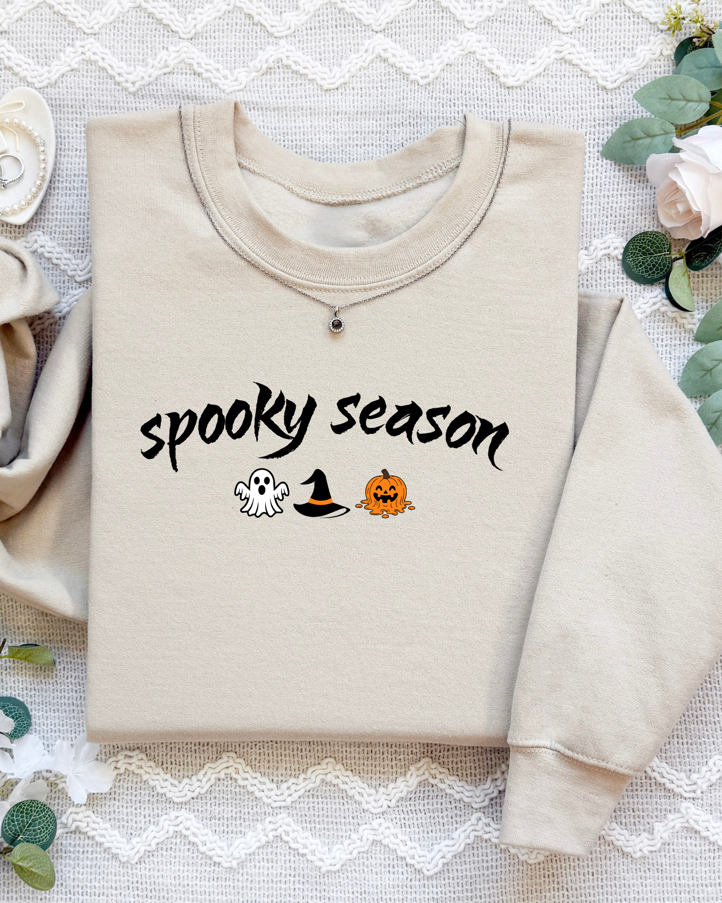 Sweat-shirt brodé « Saison des frissons »