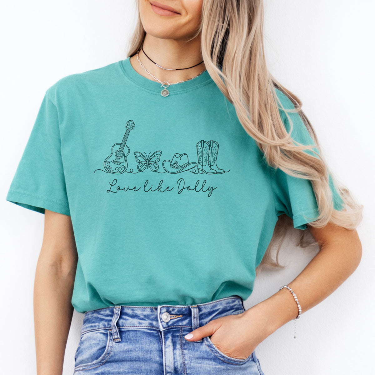 Love Like Dolly Tee