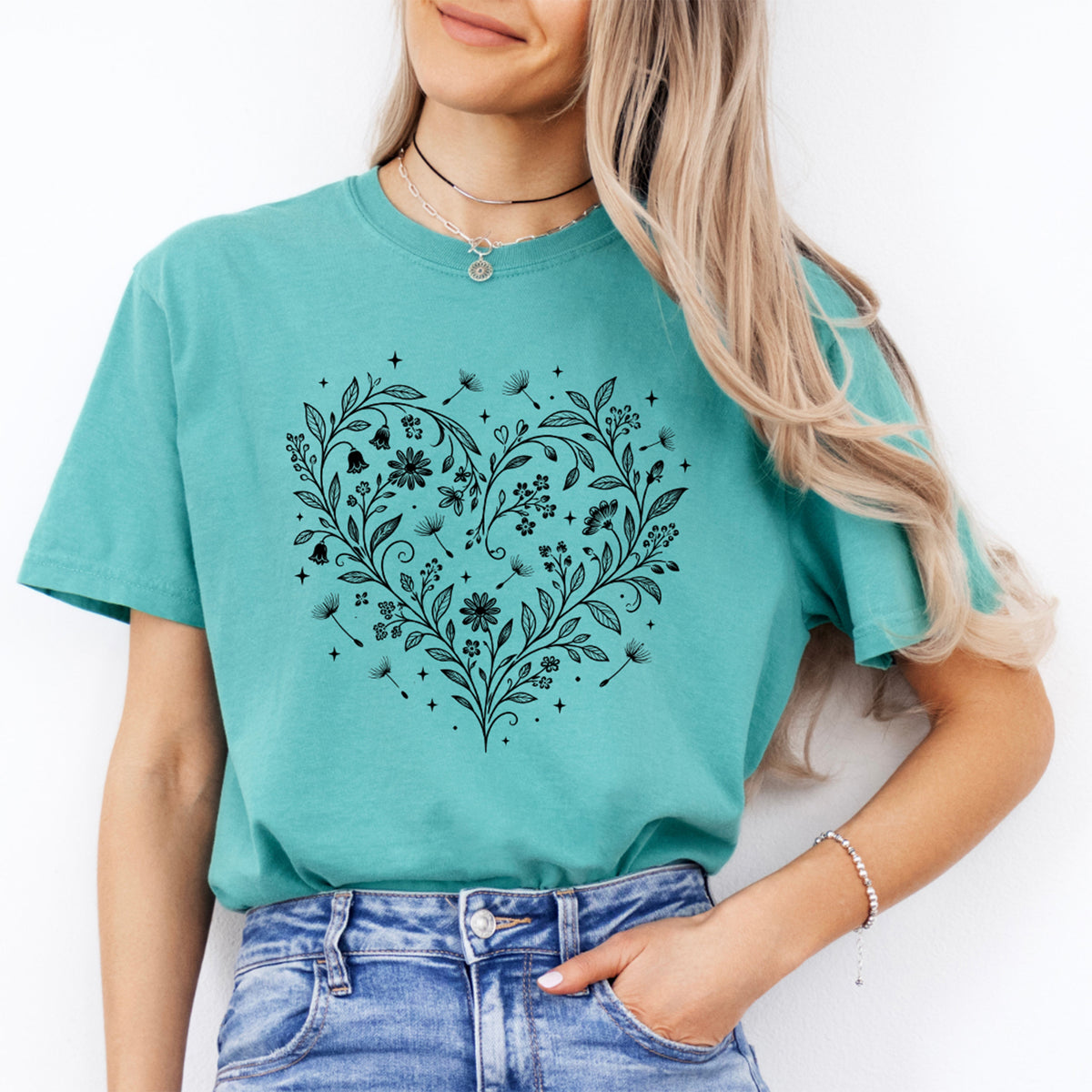 Botanical Wildflower Heart Graphic Tee – Cottagecore Nature Shirt