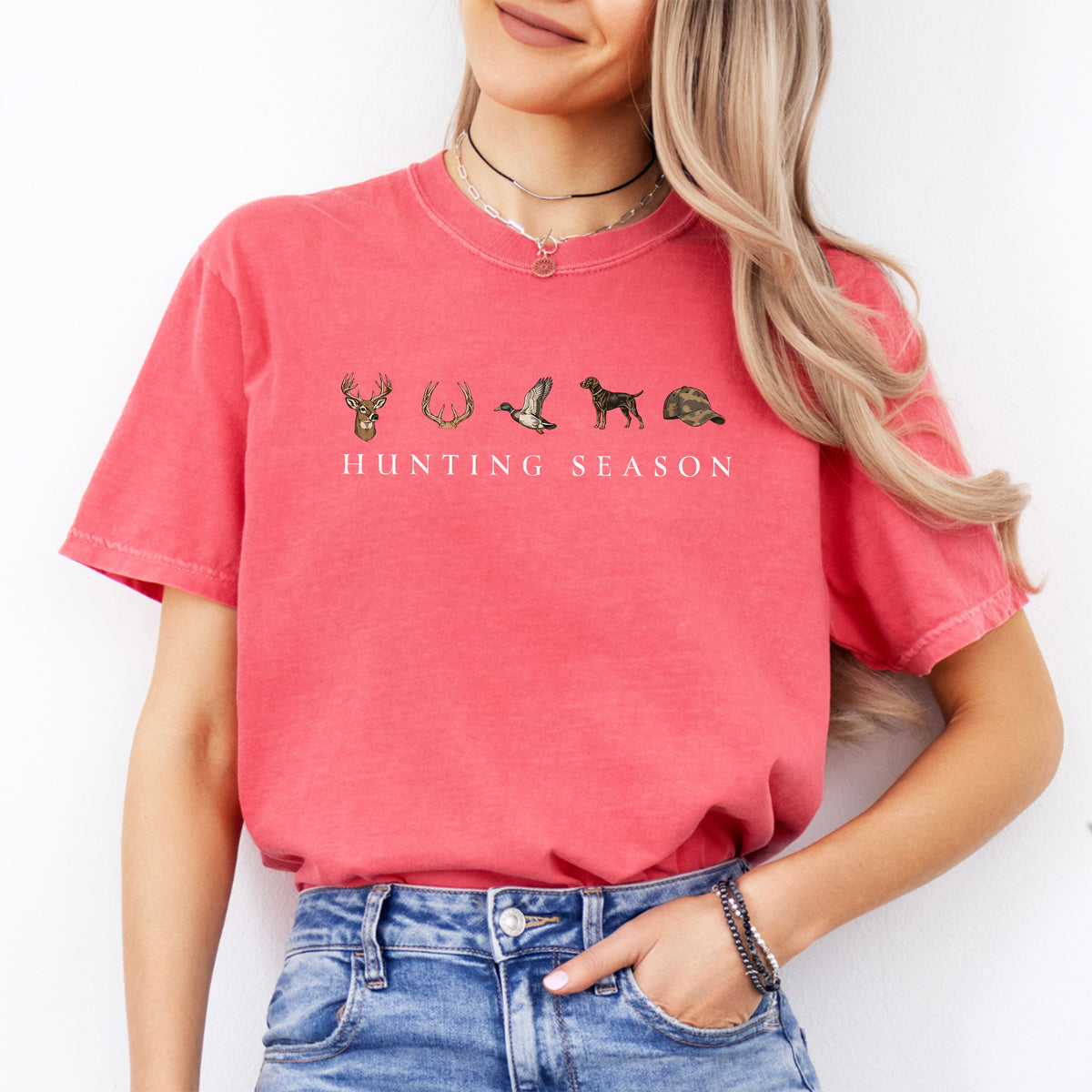 Minimalistisches Outdoor-T-Shirt mit Wildtiermotiv – „JAGDSAISON“