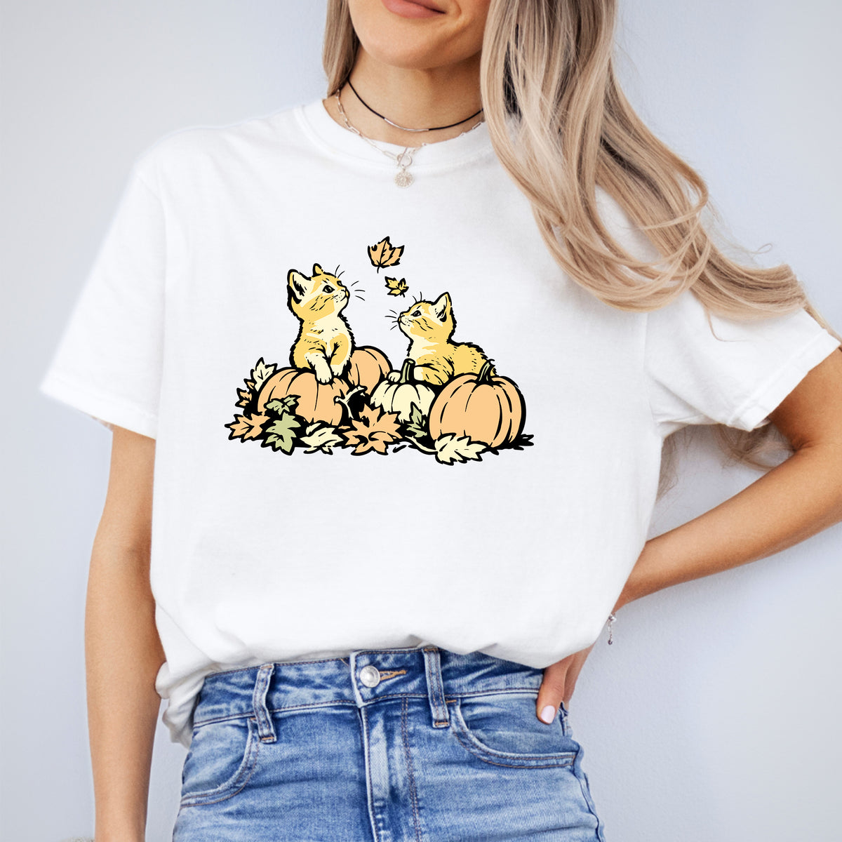 T-shirt mignon avec chaton et citrouille
