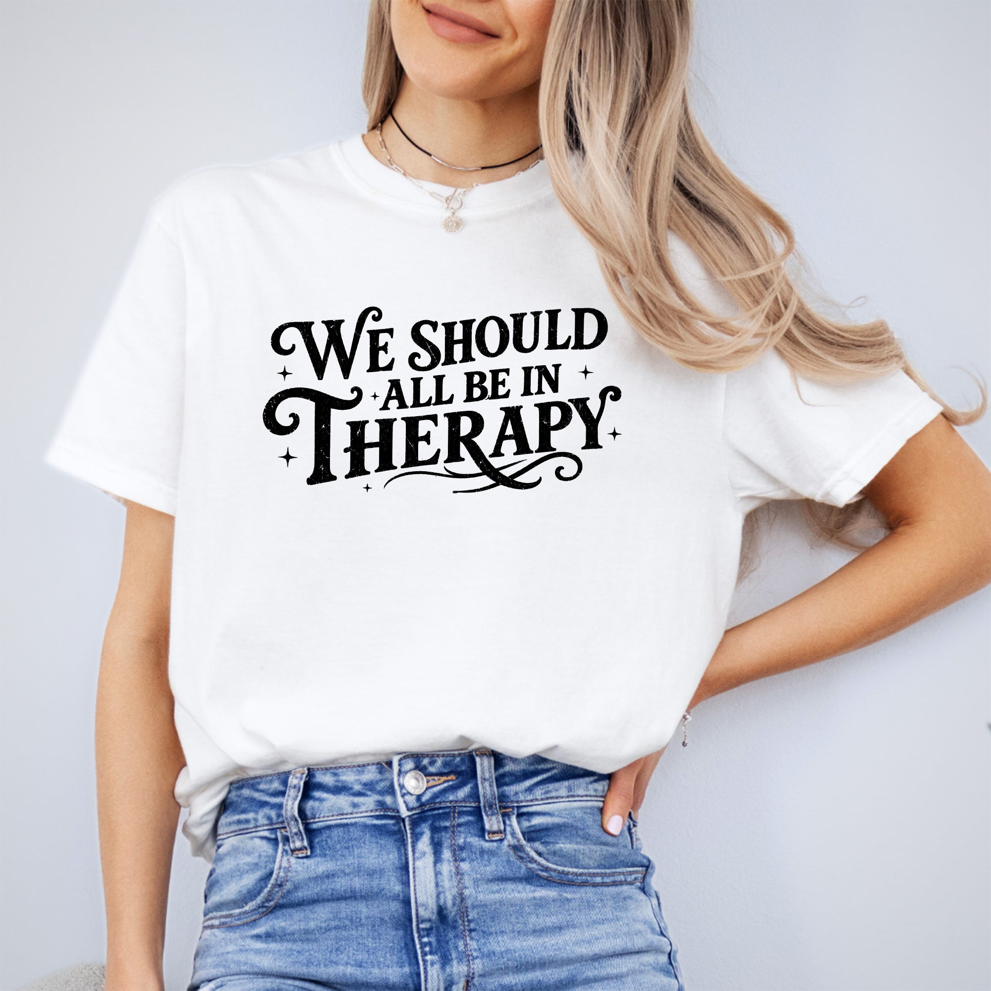 T-Shirt „Wir sollten alle in Therapie sein“