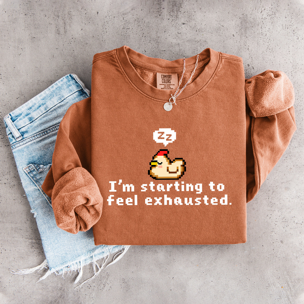 Sudadera de pollo pixelado somnoliento: «Estoy empezando a sentirme agotado»