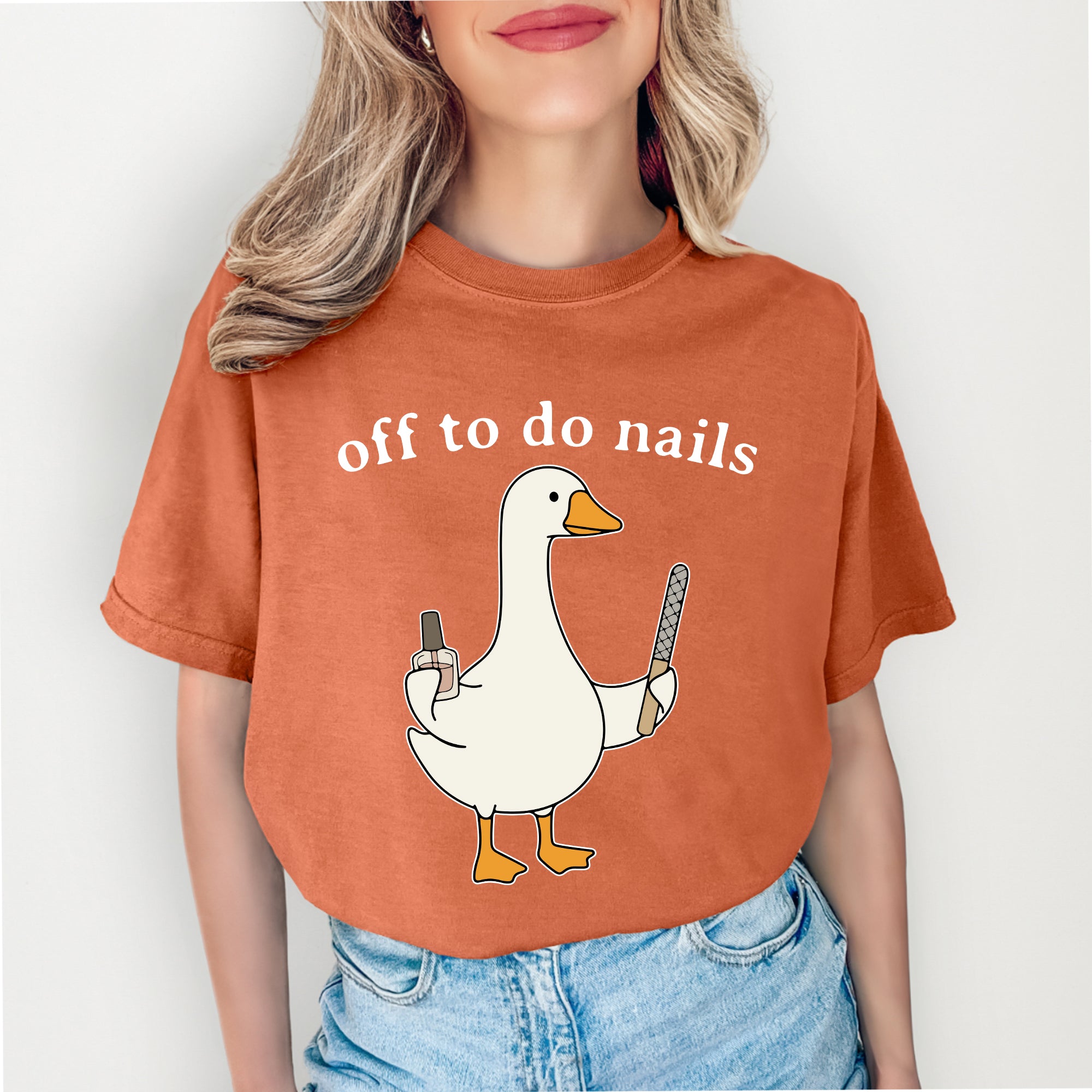 Camiseta «Off To Do Nails»