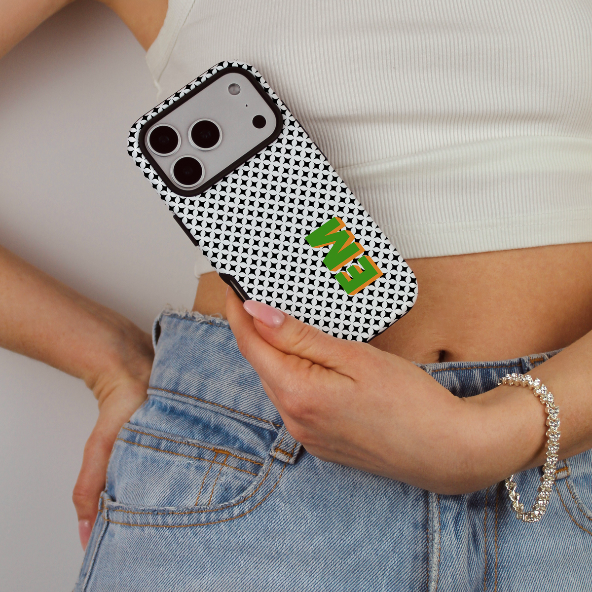 Funda de teléfono personalizada con inicial en sombra