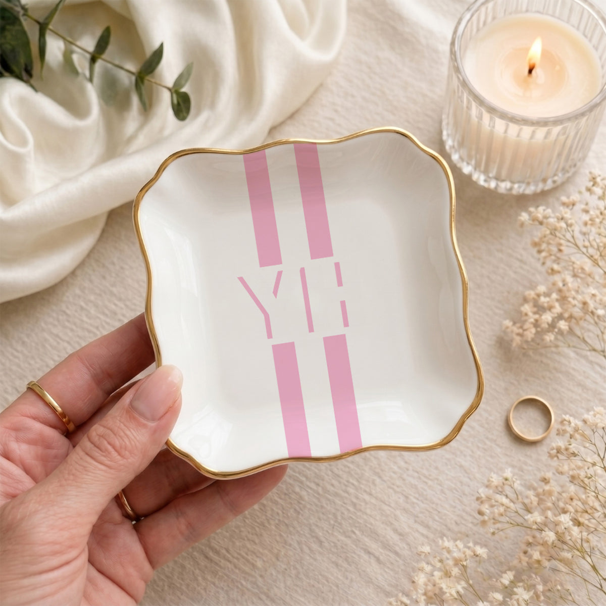 Personalisierte Ringschale mit Schattenmonogramm