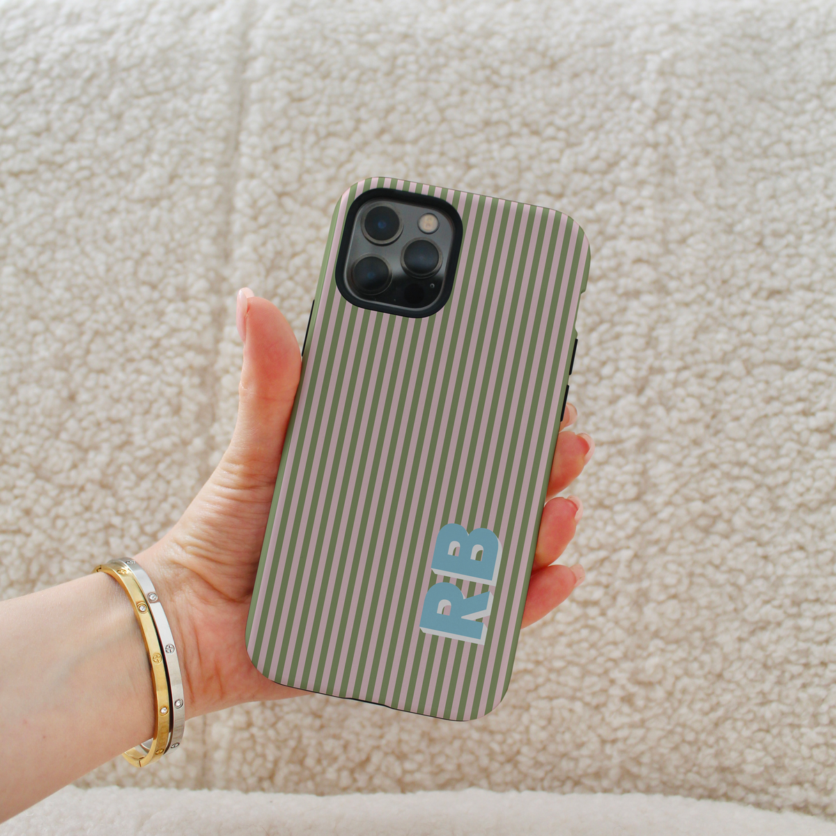 Funda de teléfono personalizada con inicial en sombra