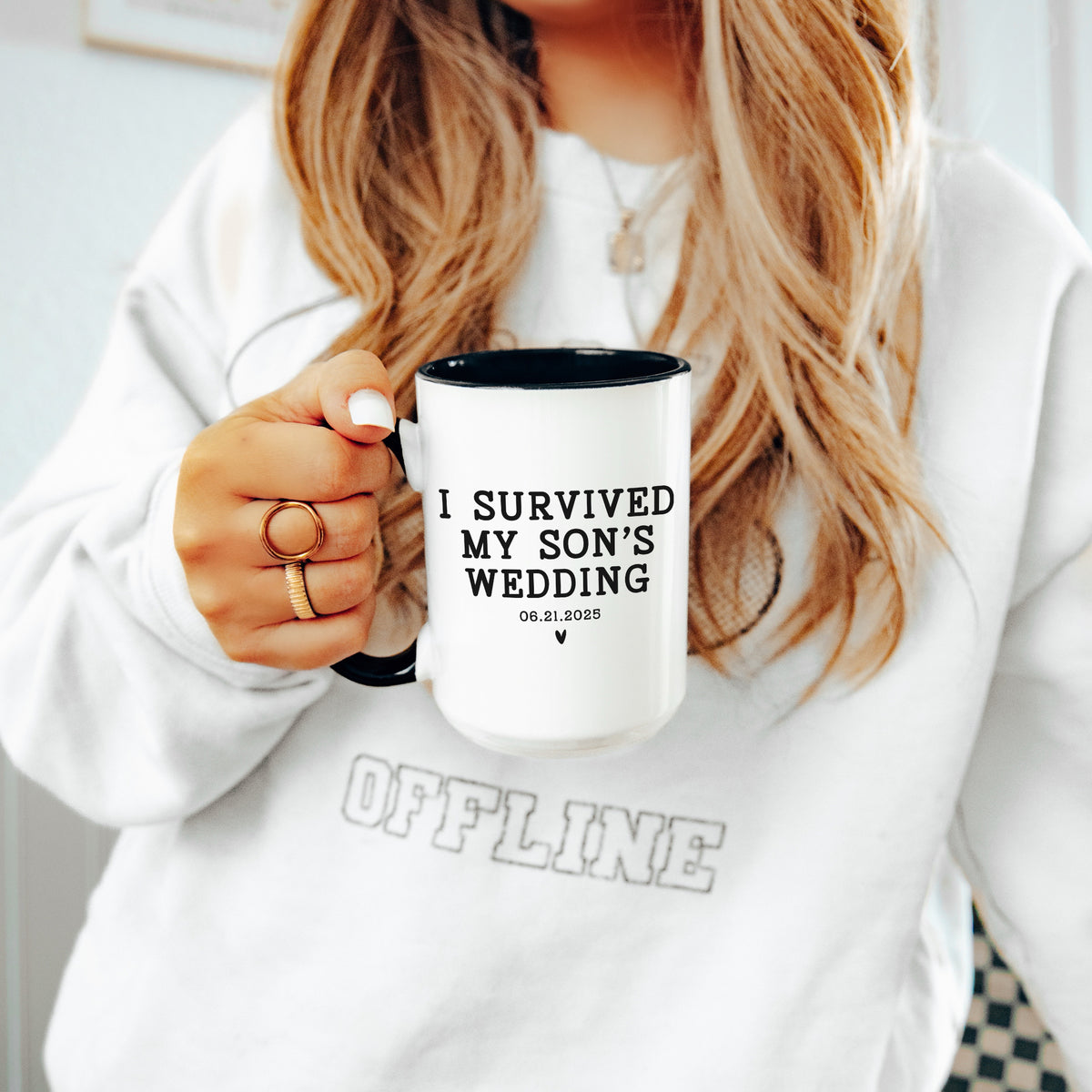 Taza personalizada «Sobreviví a la boda de mi hijo»
