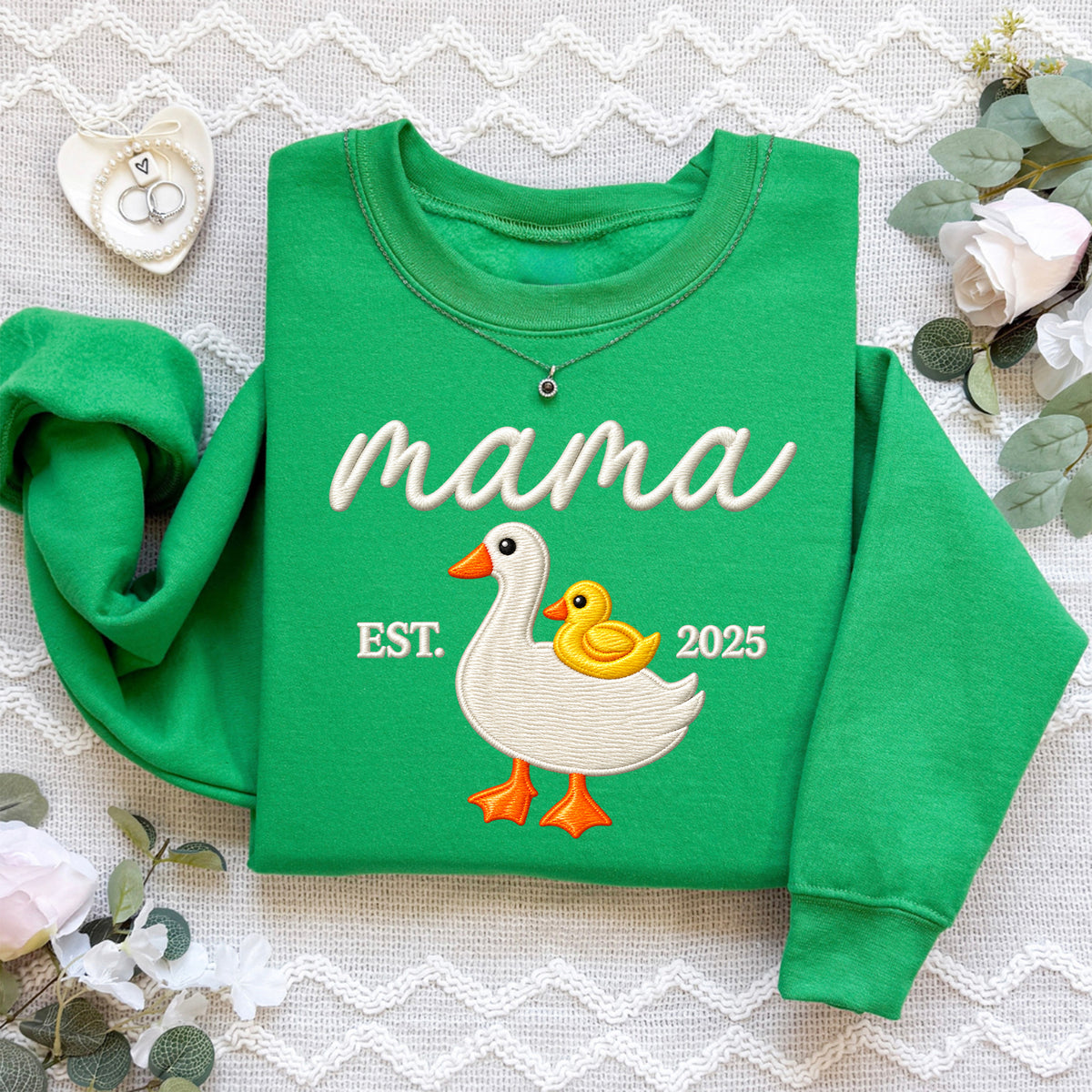 Pull en polaire brodé personnalisé pour jeune maman – \"Mama Goose\"
