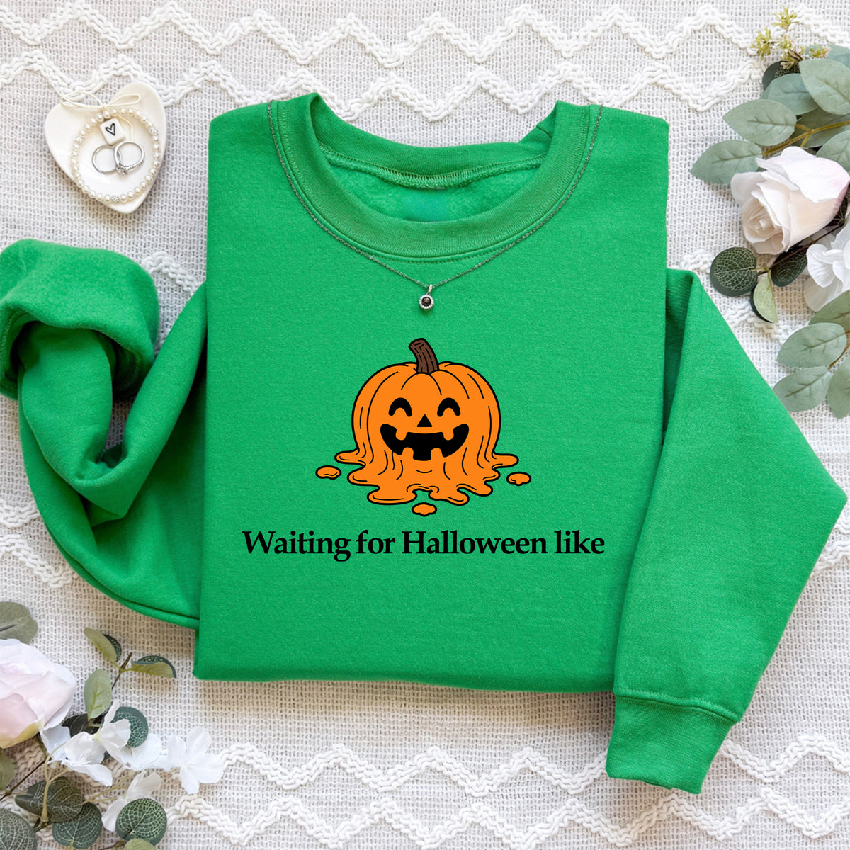„Warten auf Halloween, so wie“ – Niedlicher bestickter Kürbis-Sweatshirt
