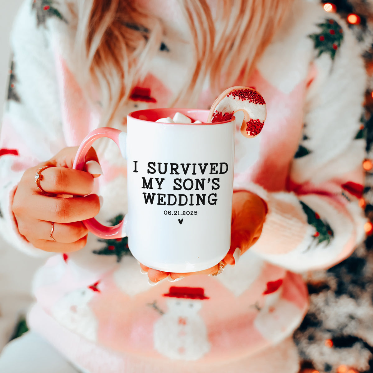 Taza personalizada «Sobreviví a la boda de mi hijo»