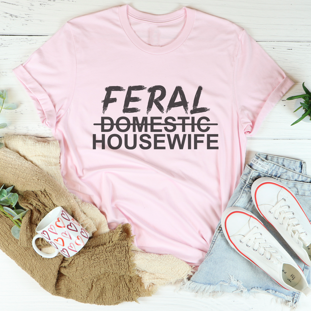 Top gráfico sarcástico «Feral Domestic Housewife» para mamás
